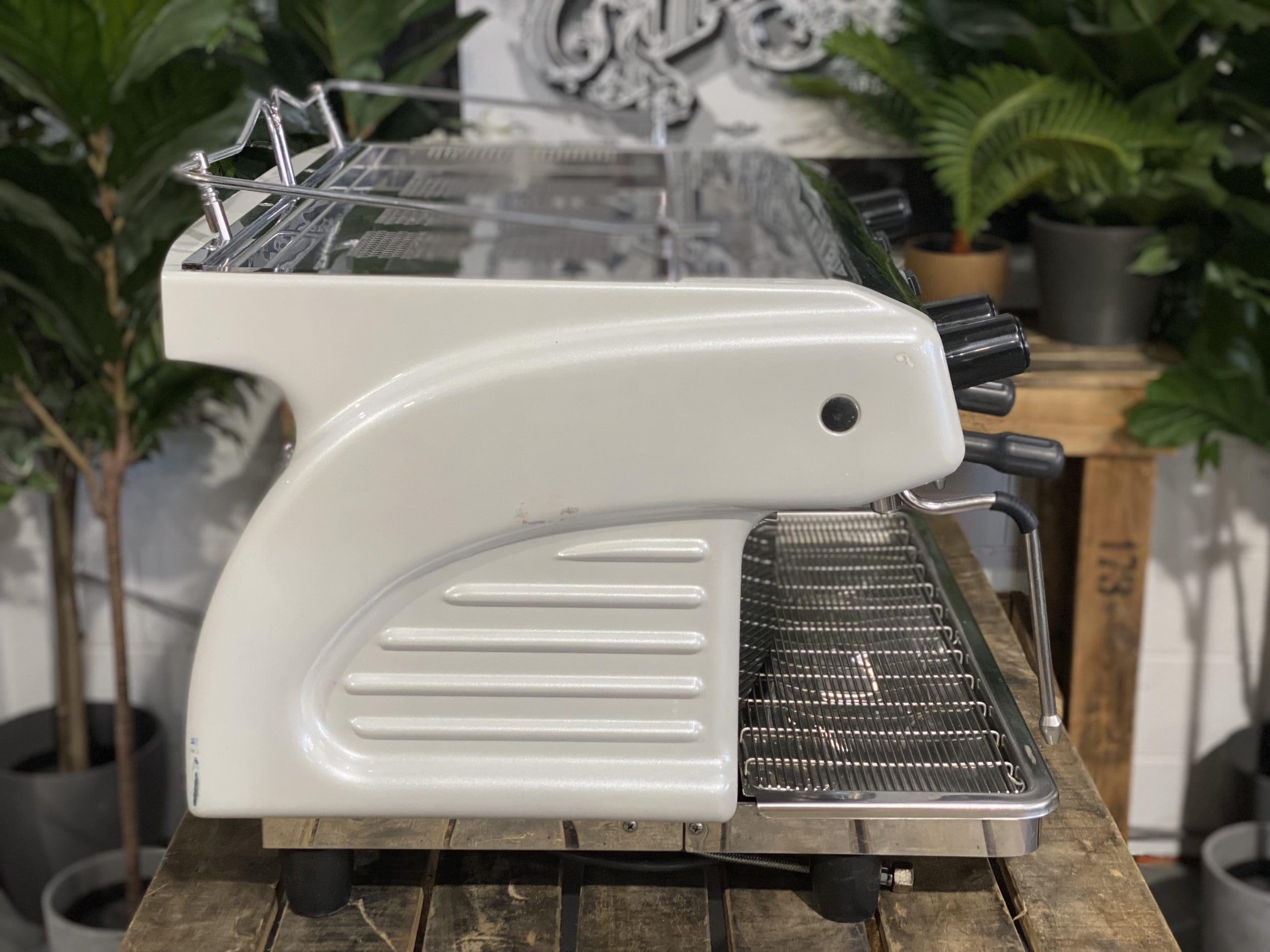 Expobar Ruggero High Cup 2 Group White Commercial Espresso Machine - Perfect for Coffee Shops, Restaurants & Offices