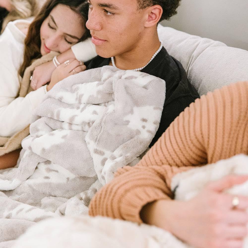 Ultra Soft Arctic Lynx Faux Fur Minky Blanket - Fluffy Luxury Throw for Couch, Bed & Home Decor - Posh Collection Medium Size - Perfect for Cozy Nights, Movie Time & Winter Warmth