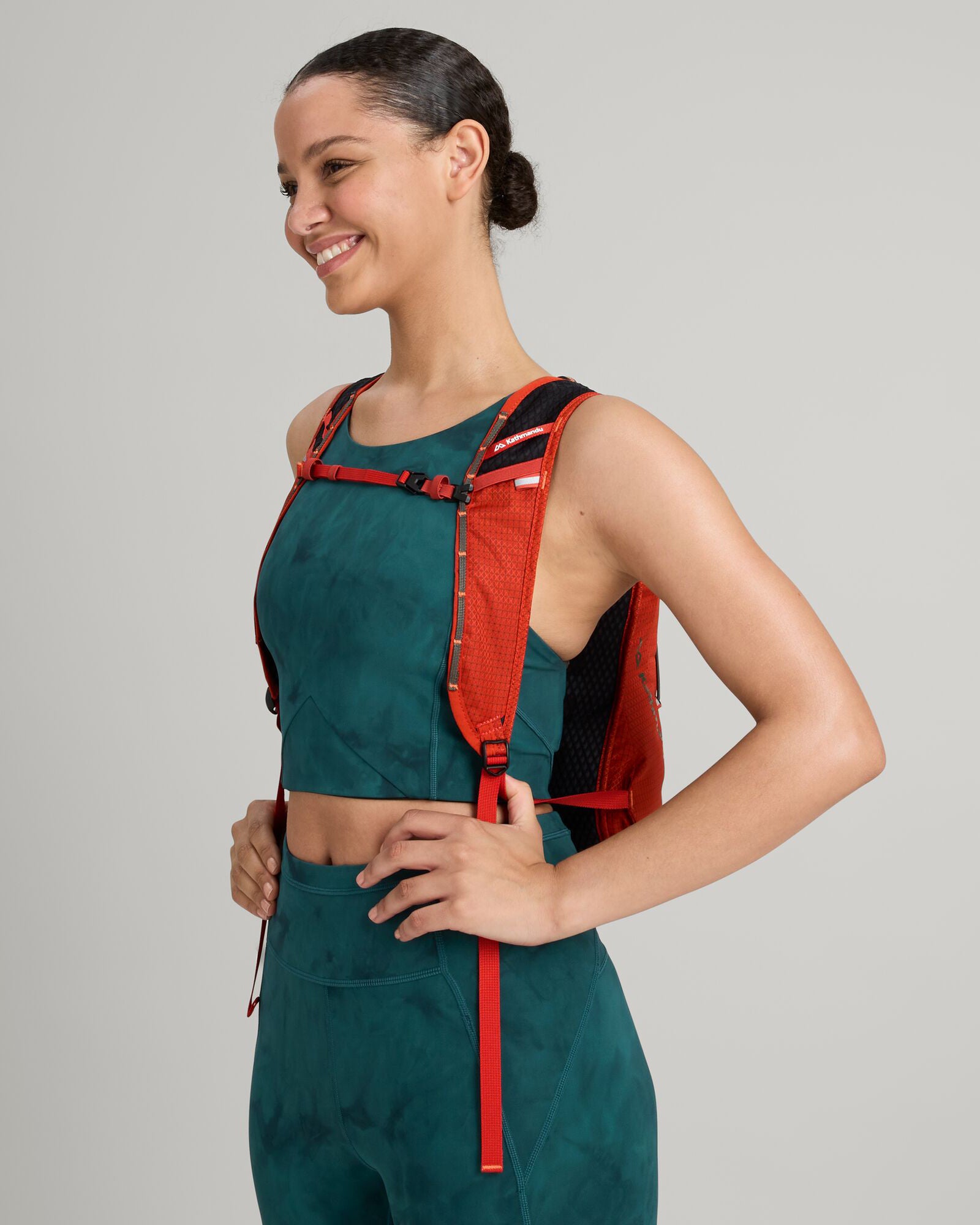 Veos 5L Trail Running Hydration Pack - Lightweight & Durable for Hiking, Jogging & Outdoor Adventures - Red Earth Color