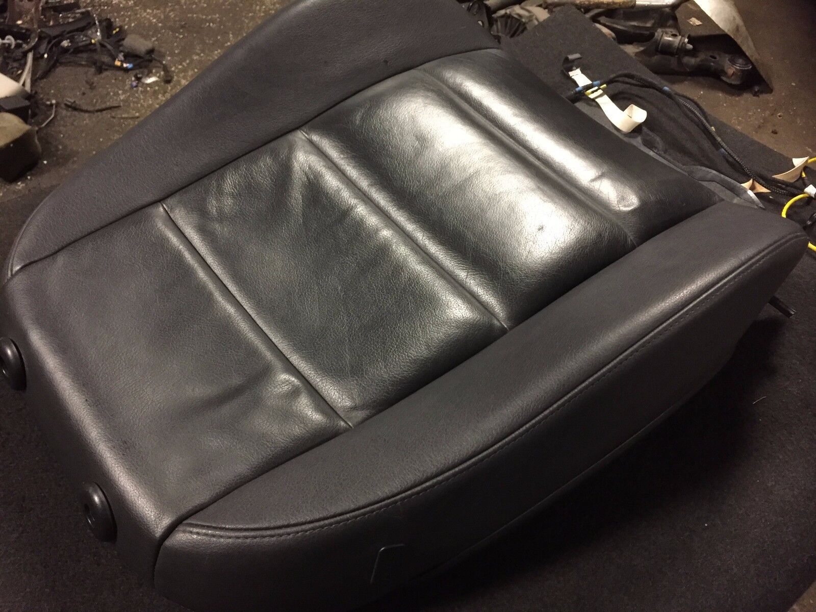 2005-2008 Audi A6 C6 Front Right Passenger Seat Upper Cushion Replacement - OEM Quality Car Seat Cover for Comfort & Luxury Driving Experience