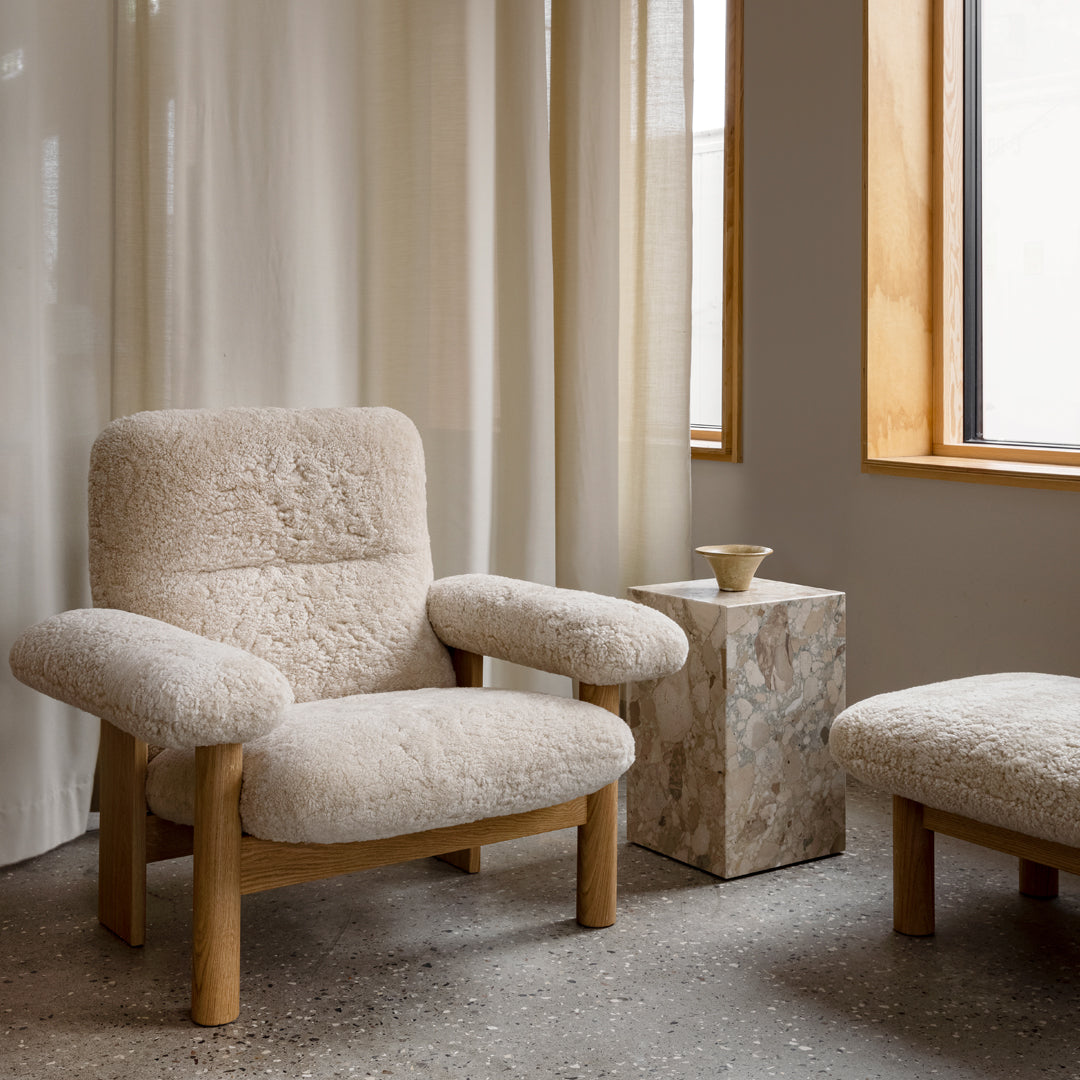 Brasilia Lounge Chair - Mid Century Modern Accent Chair for Living Room, Bedroom & Office - Comfortable Upholstered Armchair with Wooden Legs - Perfect for Relaxing, Reading & Decor