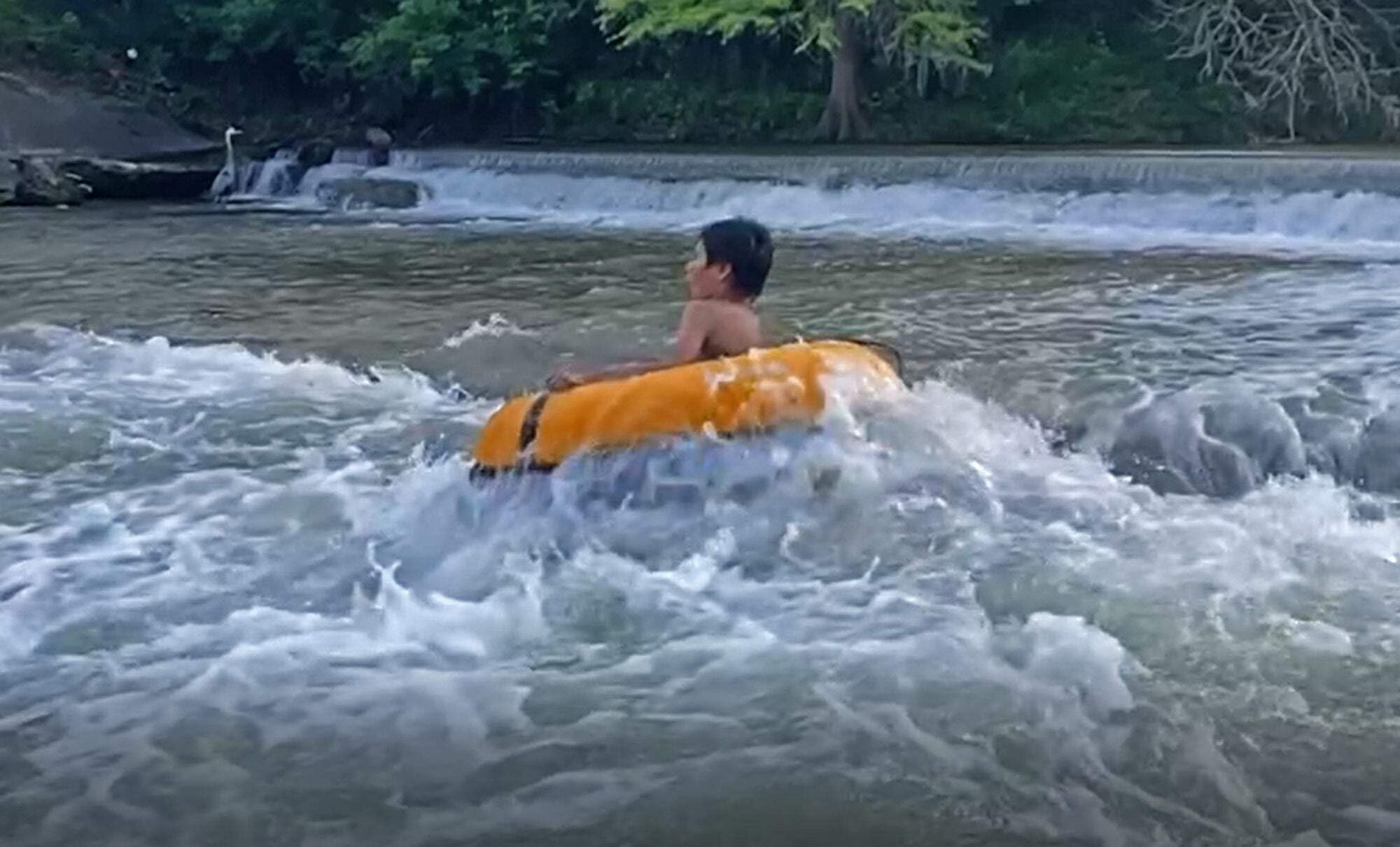Heavy Duty Bradley River Tubes - Pack of 4 for Whitewater Floating | Durable Rubber Inner Tubes with Protective Covers | Connectable for Group Rafting | Perfect for River Adventures, Water Parks & Summer Fun