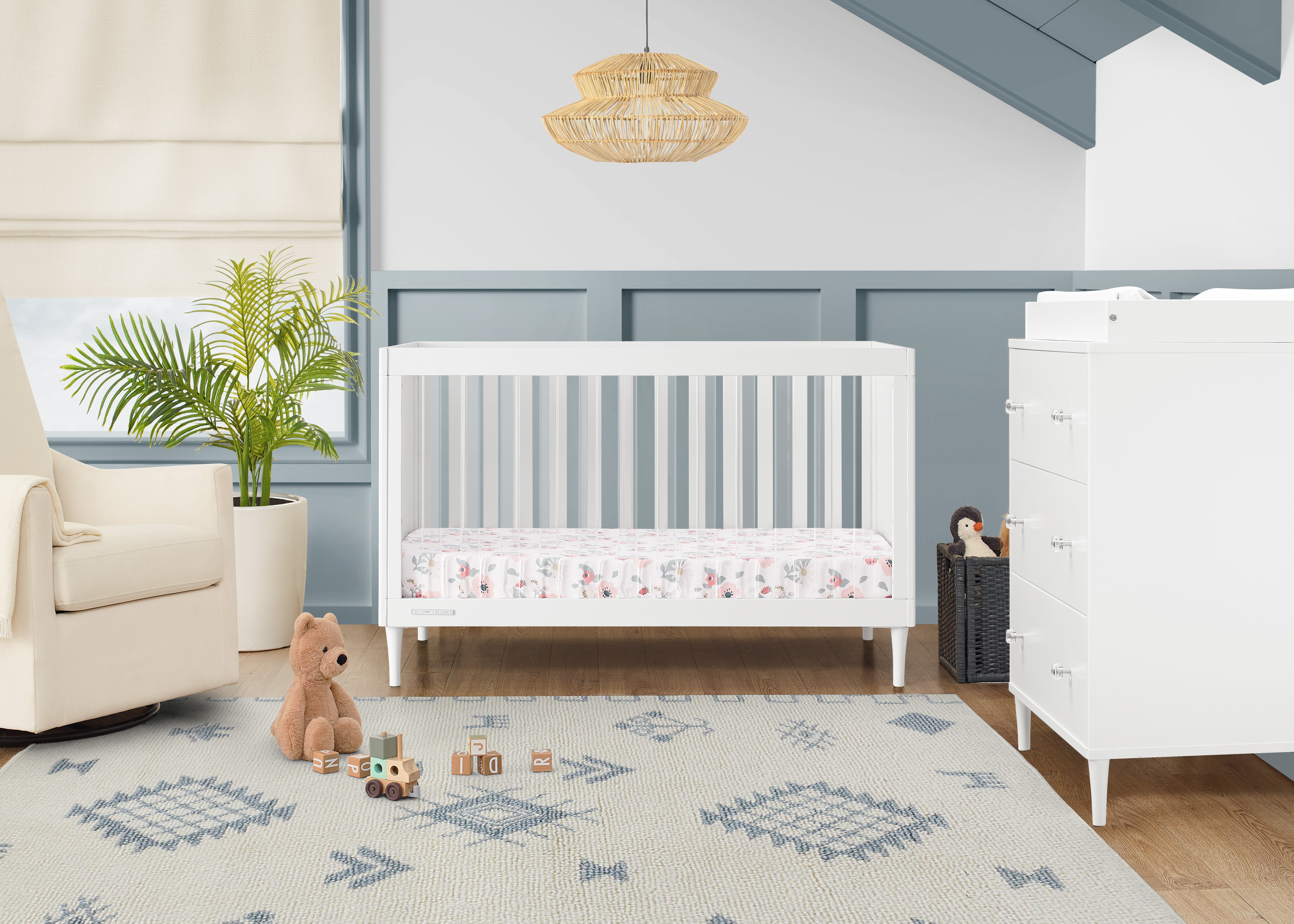Bowie 4-in-1 Convertible Baby Crib - Toddler Bed, Daybed & Full-Size Bed - Safe & Stylish Nursery Furniture for Newborns to Teens - Perfect for Baby Rooms, Daycare Centers & Guest Bedrooms