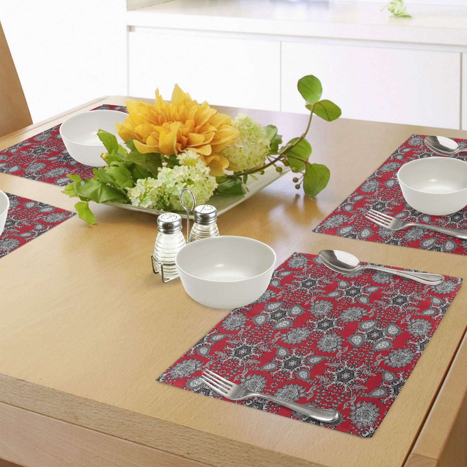 Ambesonne Red Mandala Place Mats Set of 4 - Washable Fabric Dining Table Mats with Classic Paisley Design for Kitchen & Dining Room Decor | Perfect for Holiday Dinners, Parties & Everyday Use (Scarlet White Black)