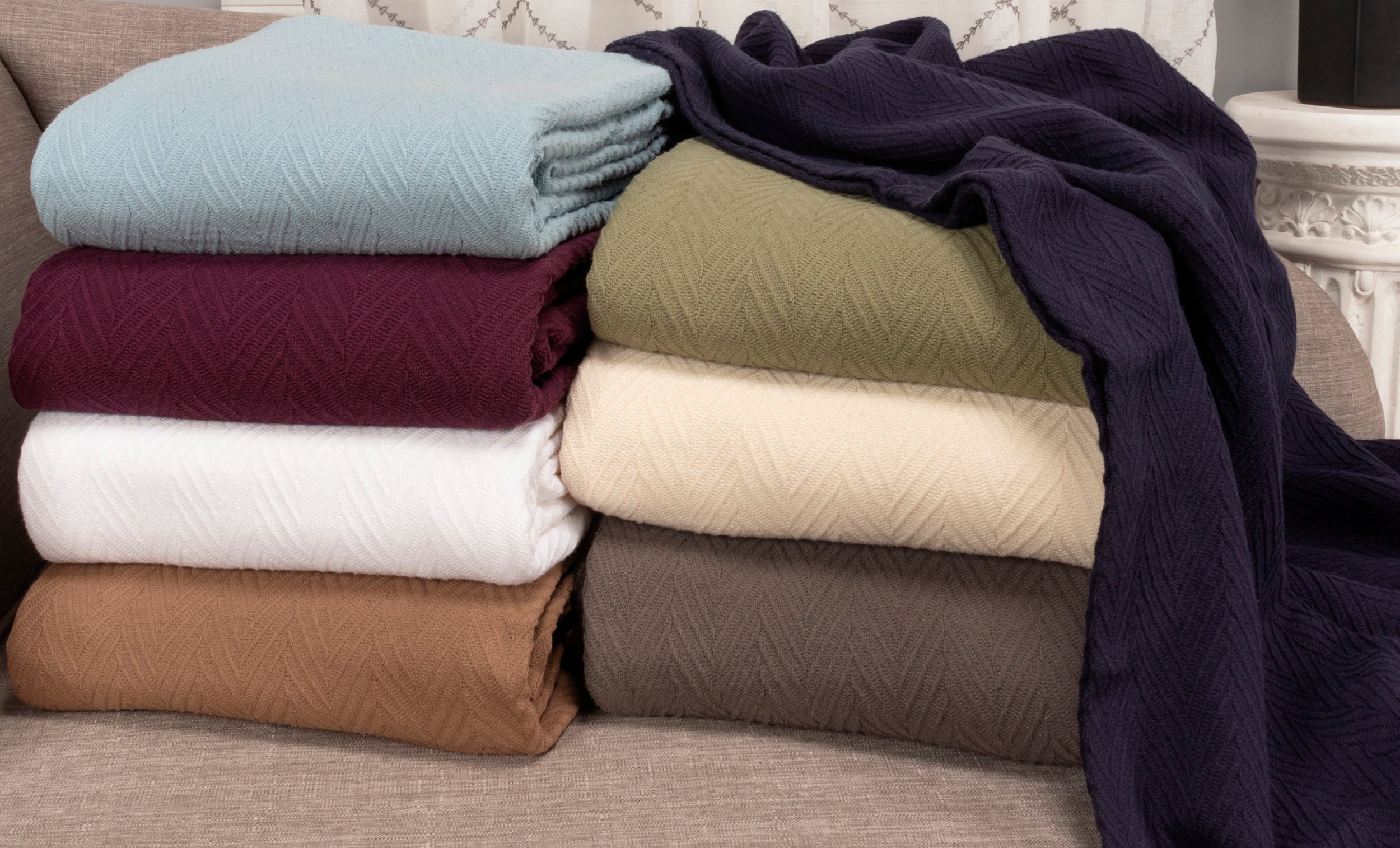 Soft All-Season Chevron Cotton Bed Blanket & Sofa Throw - Cozy Home Decor for Living Room, Bedroom, and Travel