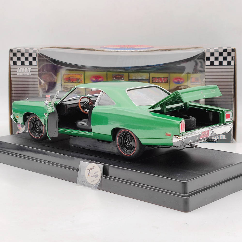1:18 Scale 1969 1/2 Plymouth Roadrunner 440 6BBL Supercar Diecast Model - Limited Edition Collectible Toy Car in Green - Perfect for Car Enthusiasts, Christmas Gifts & Display Collection