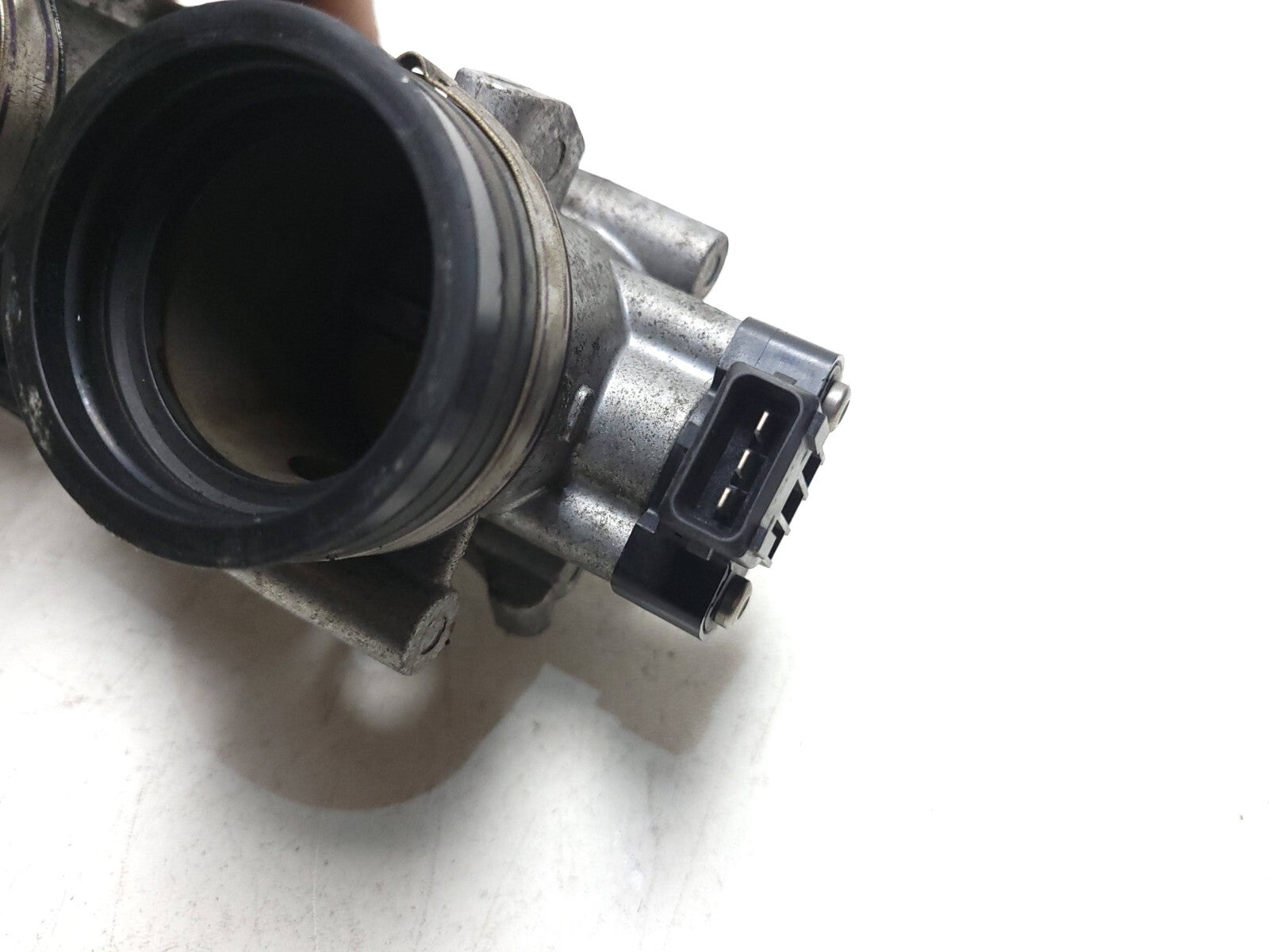 Original BMW K1200R K1200 Throttle Body OEM Replacement Part 05-08 - Perfect for Motorcycle Performance Upgrade & Engine Maintenance