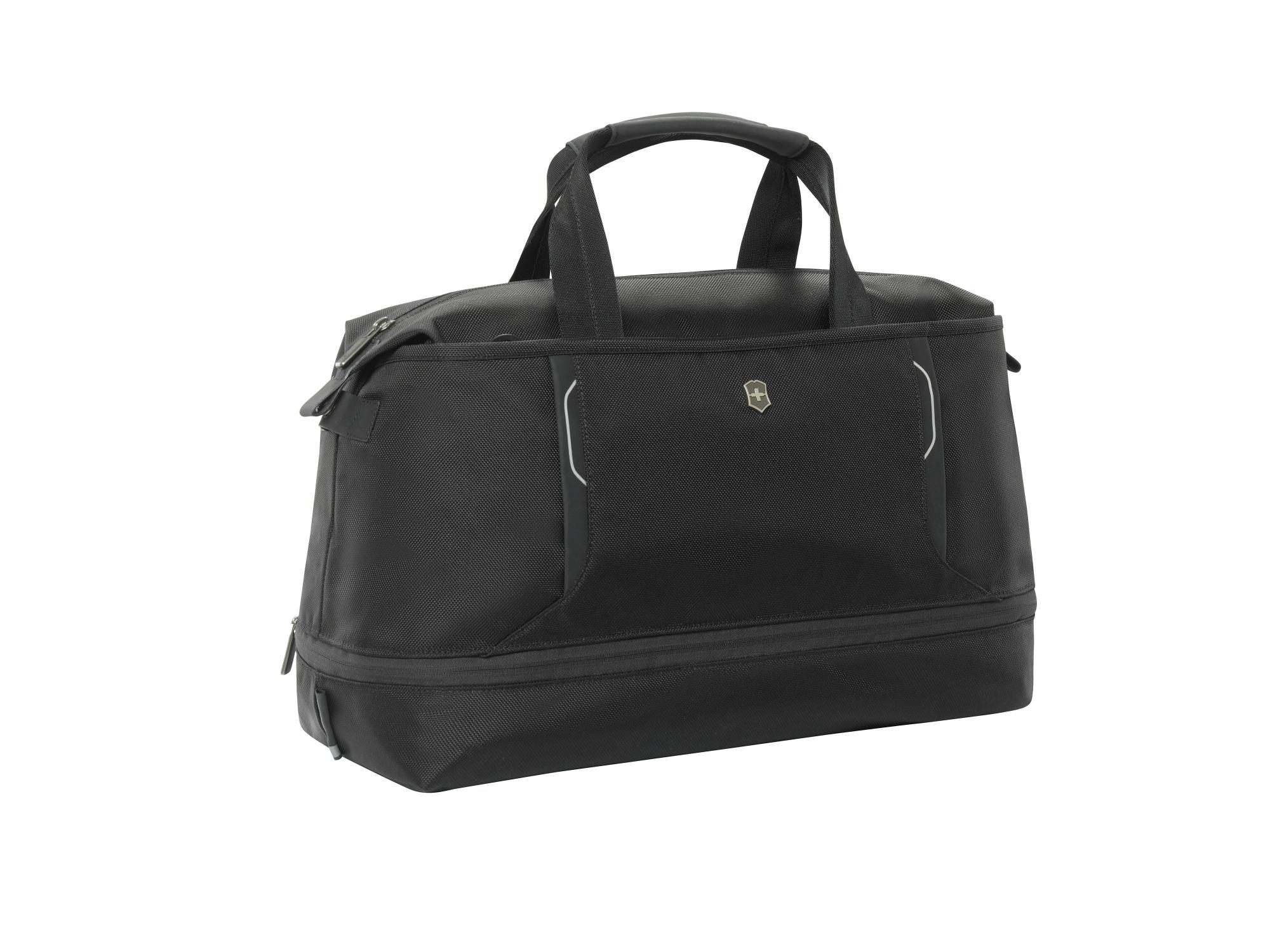 Victorinox Werks Traveler 6.0 Weekender Bag - Durable Carry-On Luggage for Business & Weekend Trips - Perfect for Air Travel, Gym & Overnight Stays