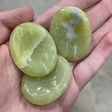 Healing Crystal Worry Stones 45mm with Heart Shape - Natural Stress Relief & Anxiety Soother for Meditation, Relaxation, and Emotional Balance