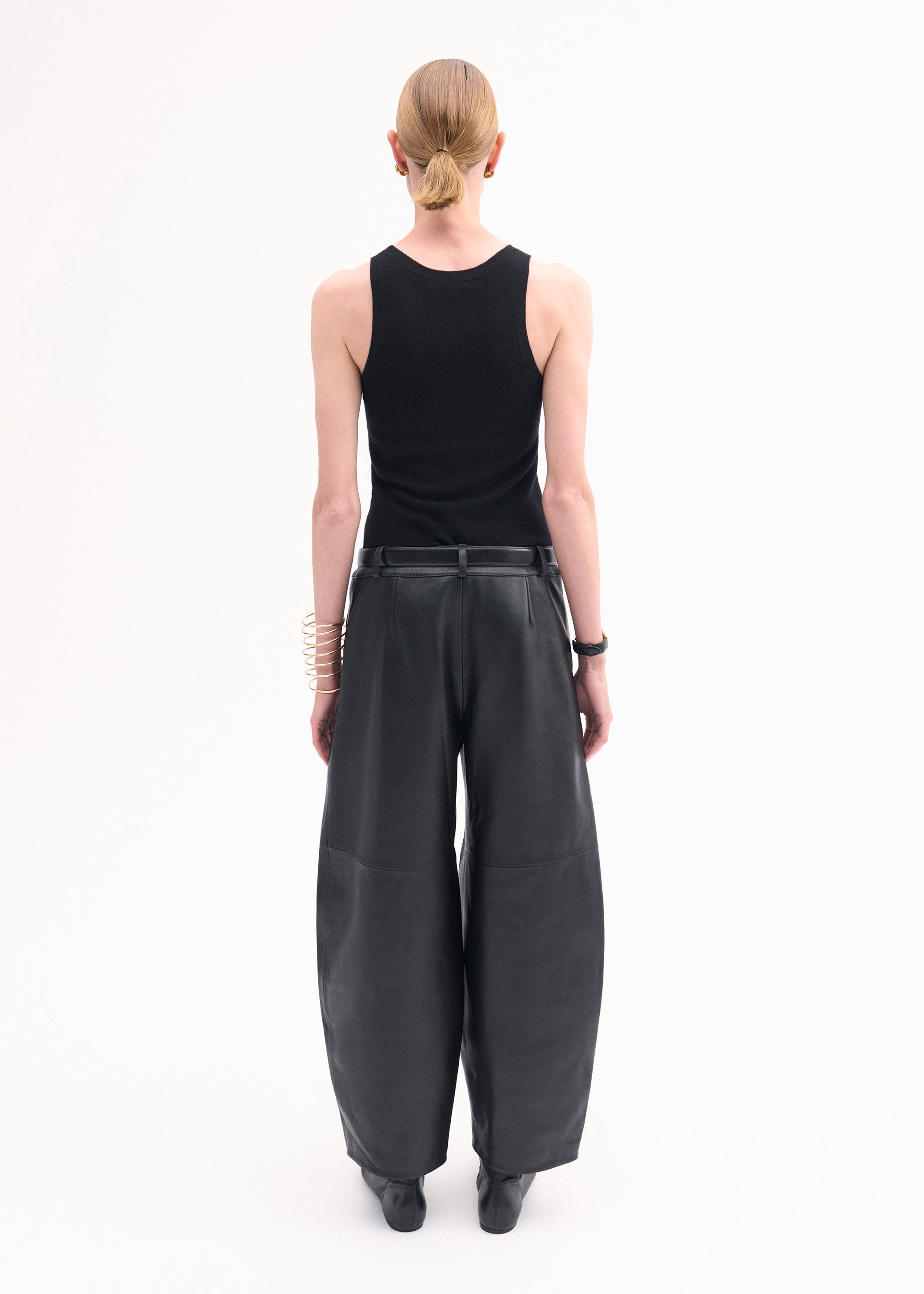 Luxury Black Cashmere Sporty Tank Top for Women - Perfect for Yoga, Running & Casual Wear