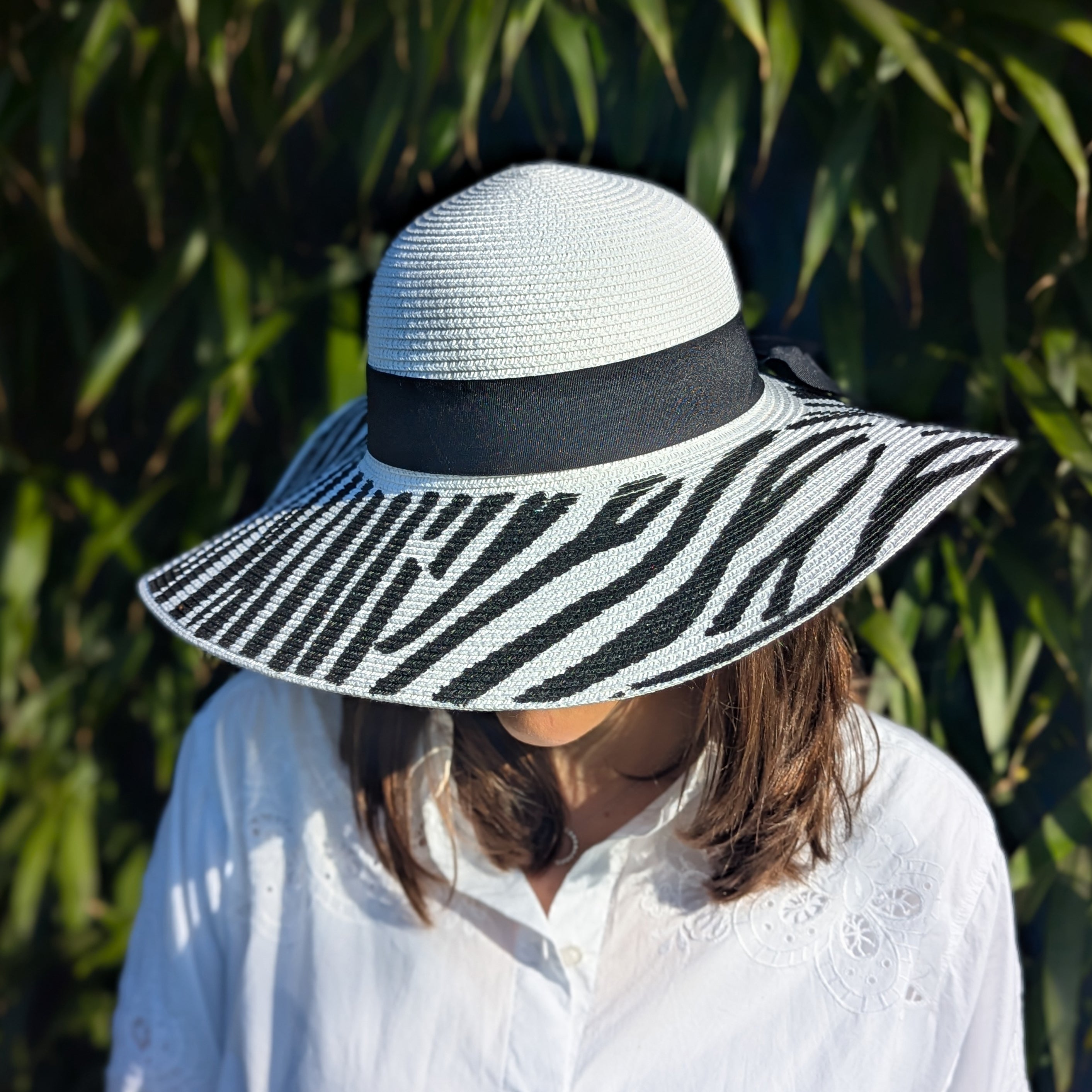 Zebra Print Wide Brim Foldable Sun Hat for Women - 57cm UV Protection Summer Beach Hat (White/Black) - Perfect for Outdoor, Travel, and Vacation