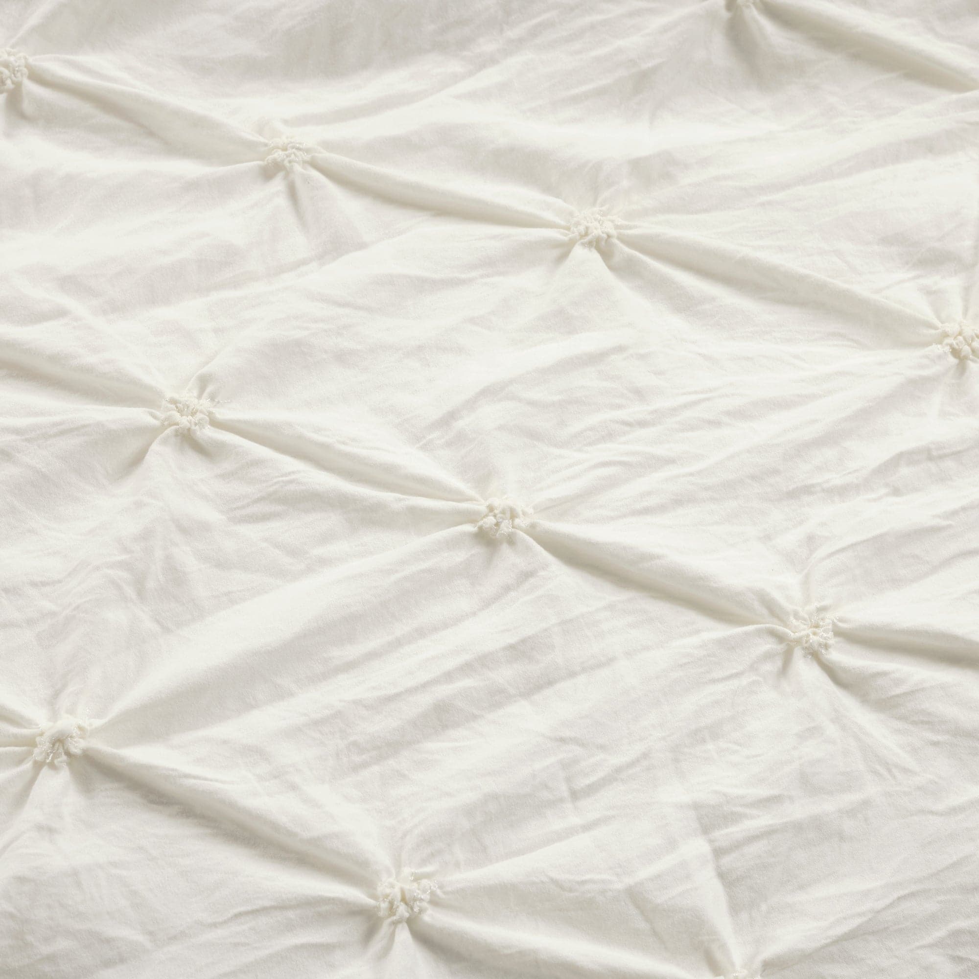 Ravello Pintuck 3-Piece Duvet Cover Set - Soft Luxury Bedding for Master & Guest Bedrooms - Perfect for Modern & Traditional Home Decor