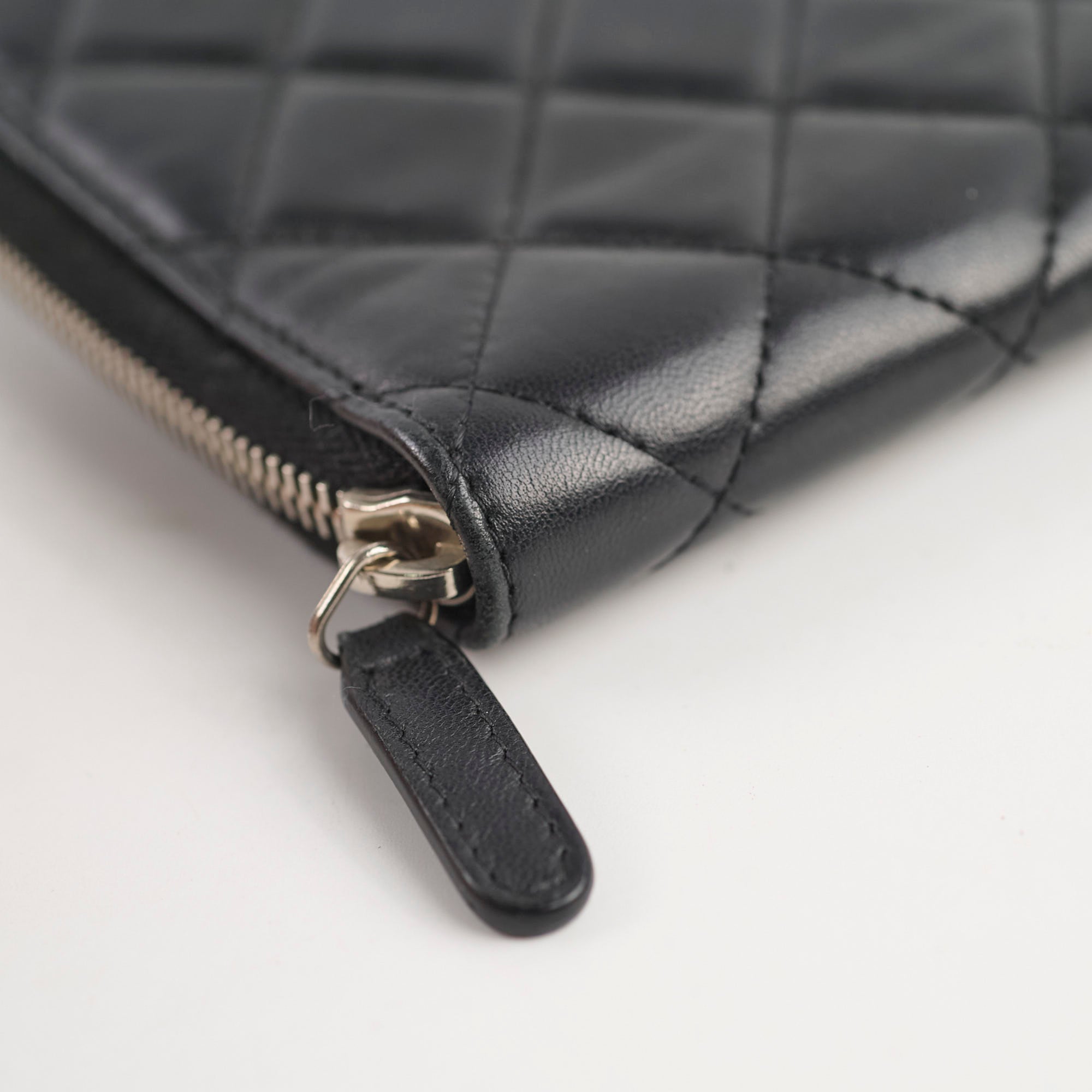 Chanel Classic Long Wallet in Black Lambskin Leather - Luxury Women's Designer Wallet for Everyday Use & Special Occasions