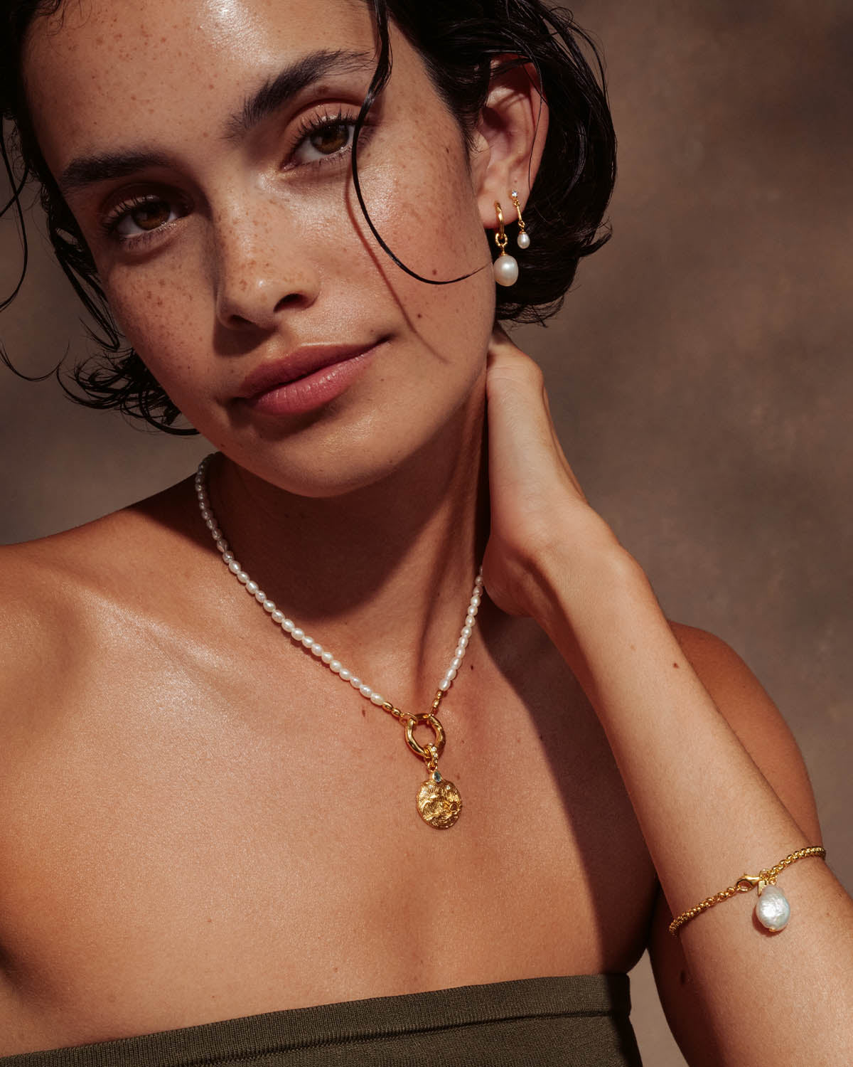 18k Gold Vermeil Embrace Stillness Pearl Bracelet for Women - Elegant Pearl Jewelry Gift for Anniversary, Birthday & Special Occasions