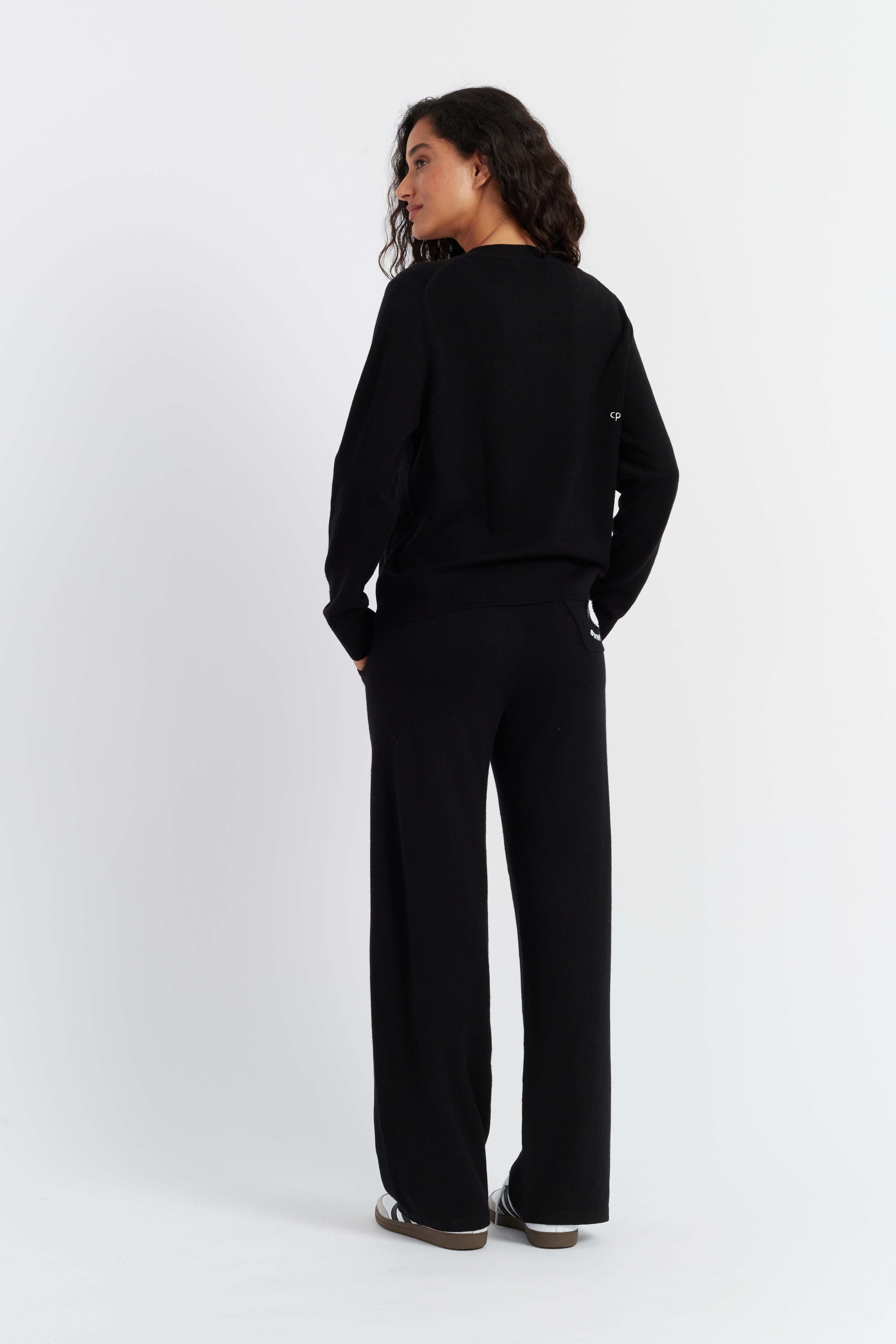 Black Wool Cashmere Snoopy Badge Sweater - Warm Winter Pullover for Women & Men - Perfect for Christmas Gifts & Casual Outings