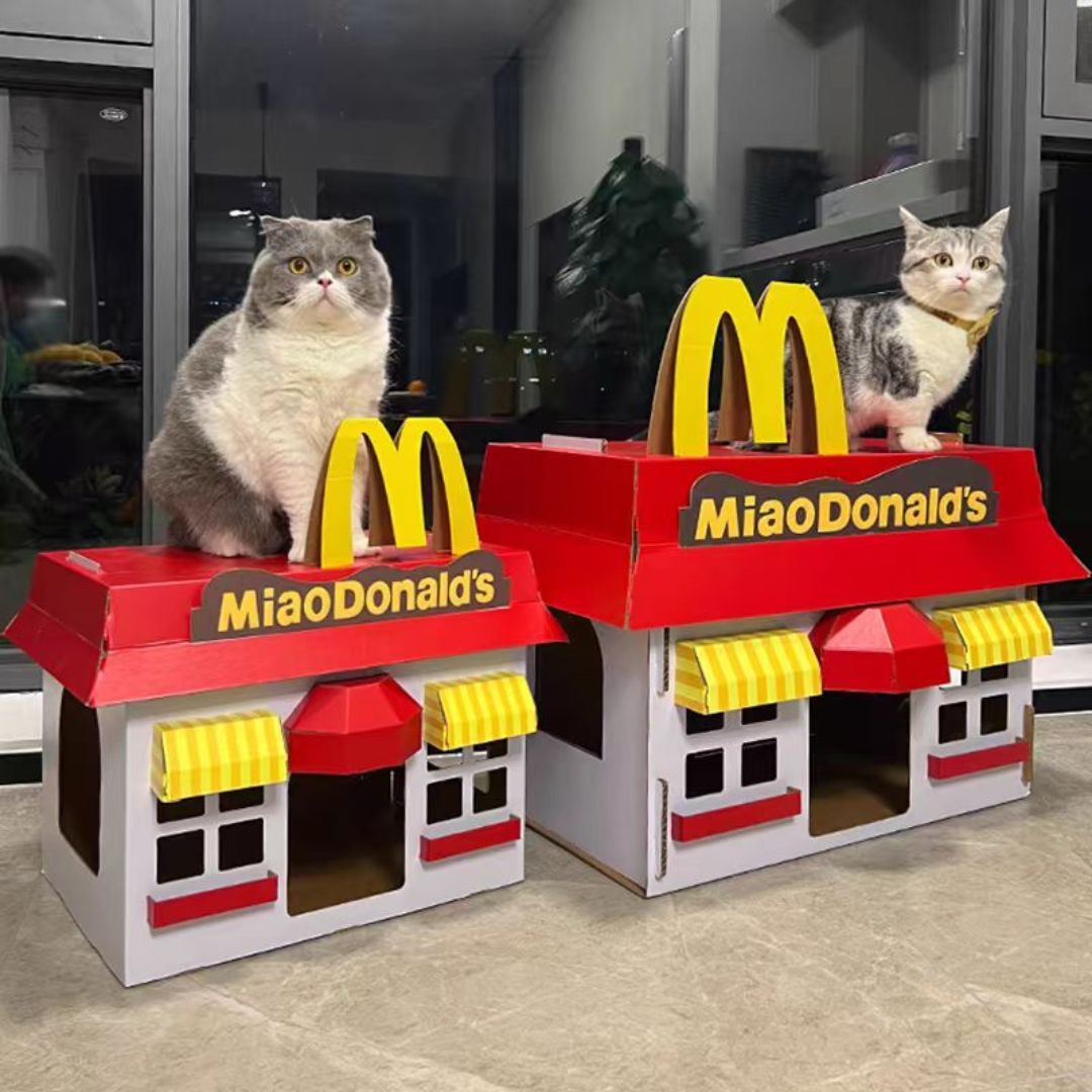 Burger-Themed Cat Scratcher with Play Zones - Durable Cardboard Scratching Post for Kittens & Cats - Fun Interactive Toy for Indoor Play & Stress Relief
