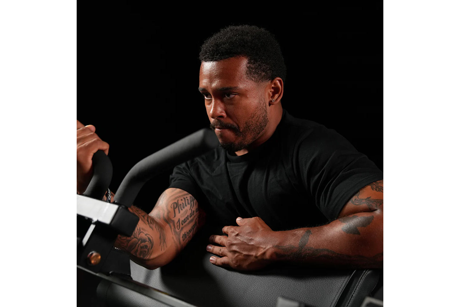 Hammer Strength Plate Loaded Seated Biceps Curl Machine - Professional Gym Equipment for Arm Workouts & Strength Training
