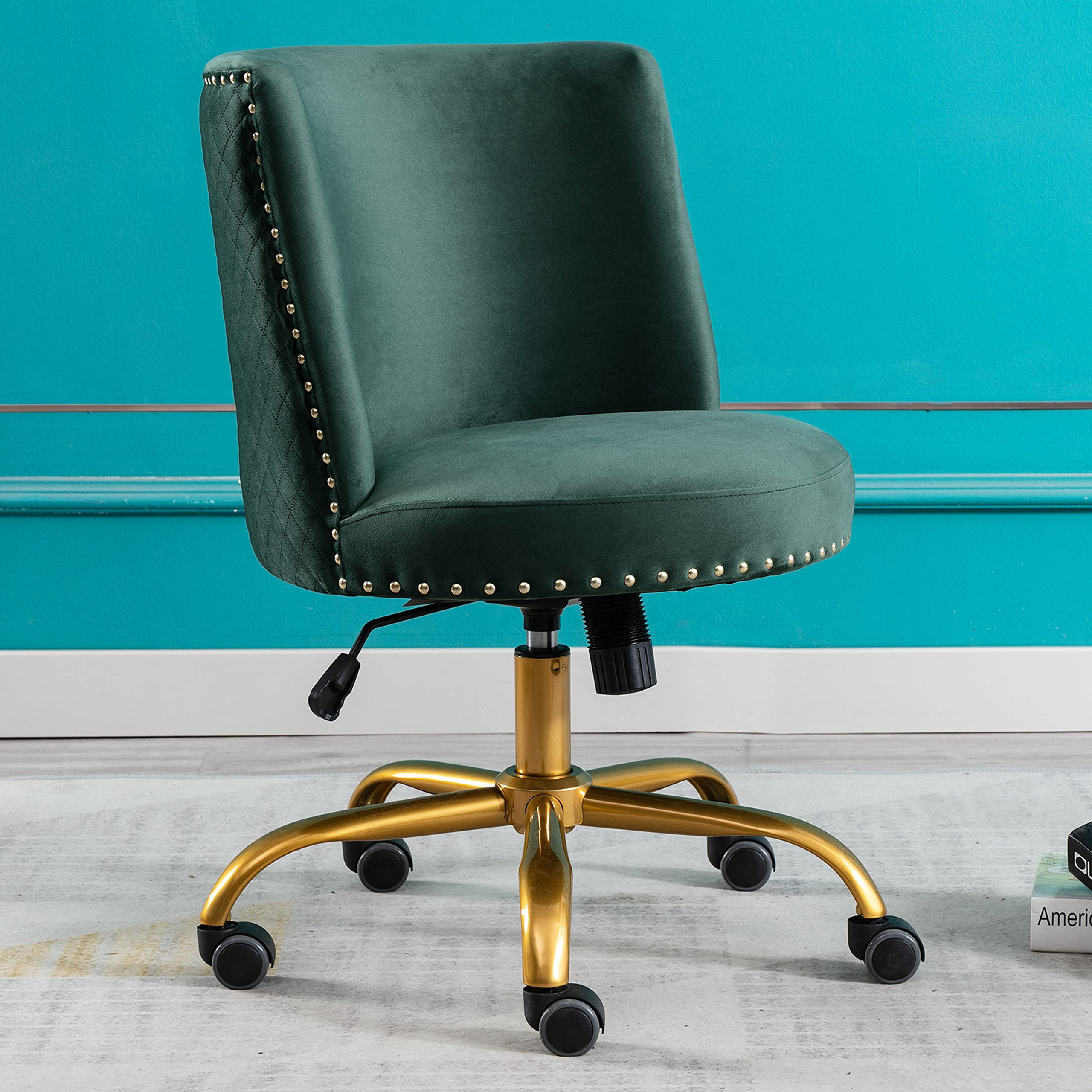 Velvet Swivel Accent Chair - Modern Single Office Desk Chair with Tilt Function for Home, Living Room & Bedroom - Ergonomic Computer Task Chair in Green - Perfect for Workstations, Gaming Setups & Cozy Reading Nooks