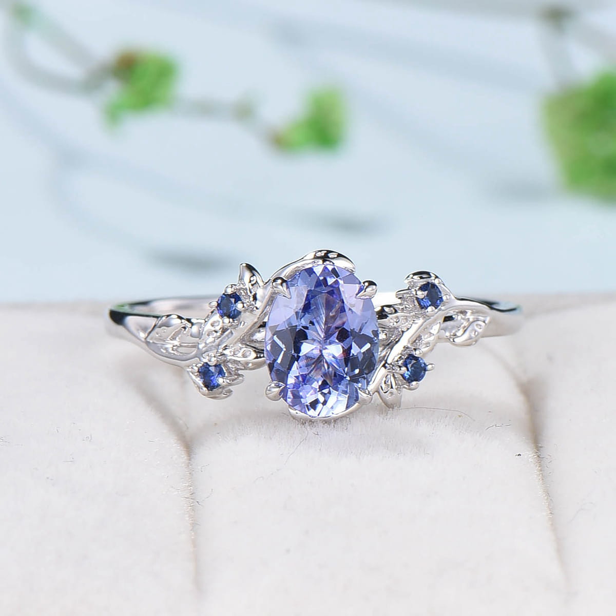 Vintage Blue Tanzanite Engagement Ring for Women - Unique Twig & Leaf Cluster Wedding Band, Nature Inspired Branch Ring - Perfect for Proposal, Anniversary Gift & Boho Bridal Jewelry