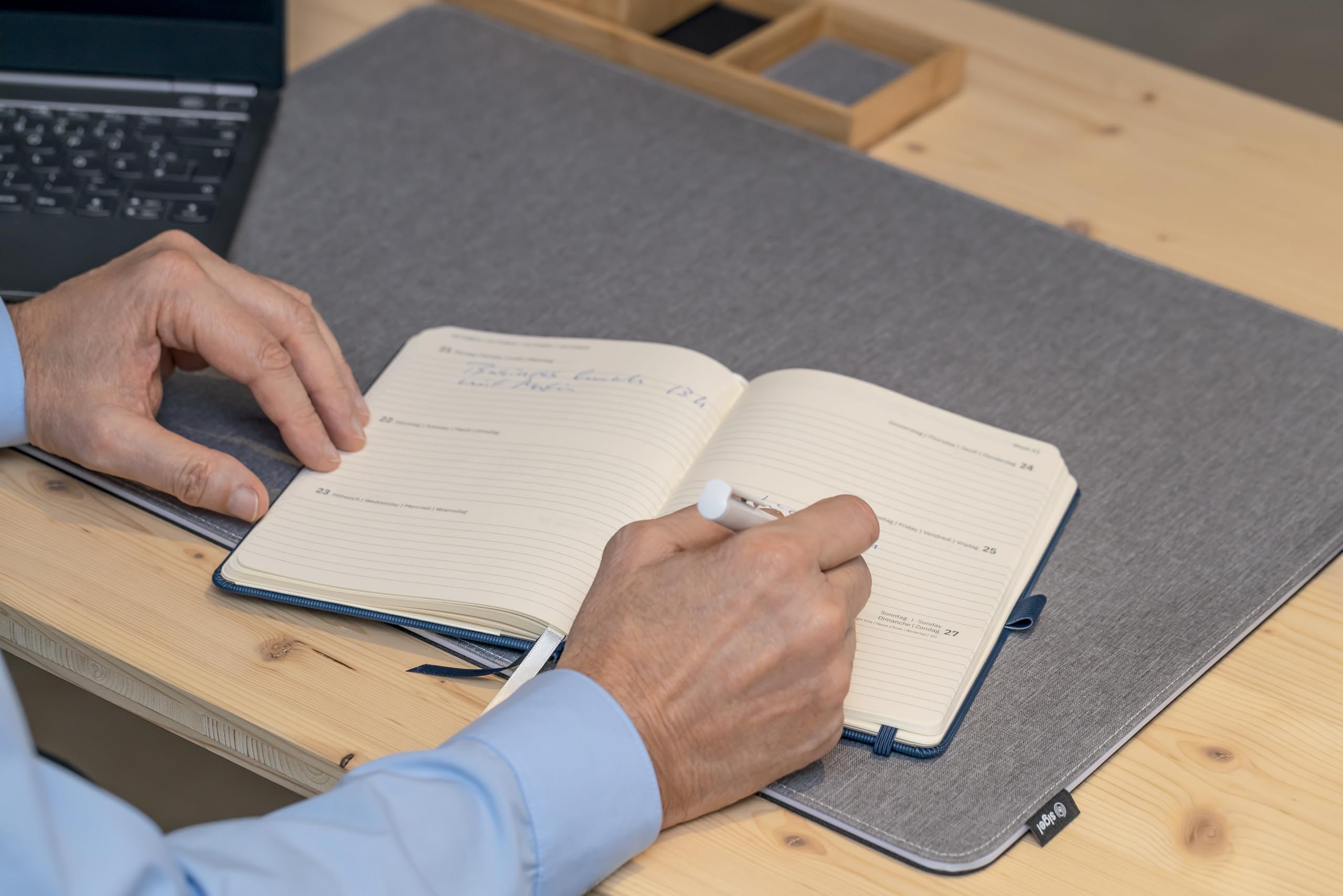 SIGEL C2525 Conceptum 2025 Weekly Planner & Notebook - A6 Size, Softcover, Black - 2 Pages per Week (Left: Planner, Right: Notes) - 176 Pages - Perfect for Work, School & Personal Organization