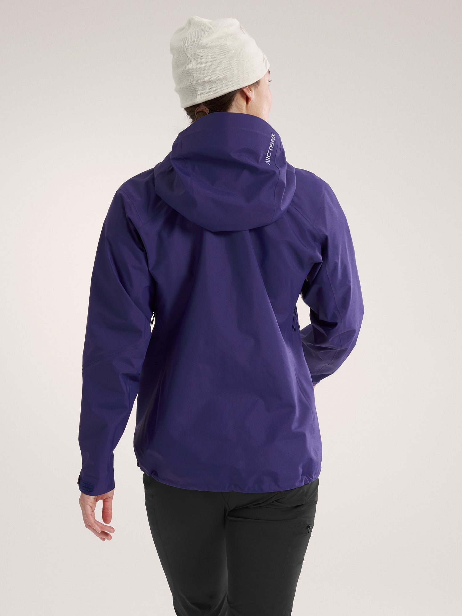 Women's Beta SL Jacket - Lightweight Waterproof Hiking Shell for Outdoor Adventures | Perfect for Trail Running, Camping & Travel