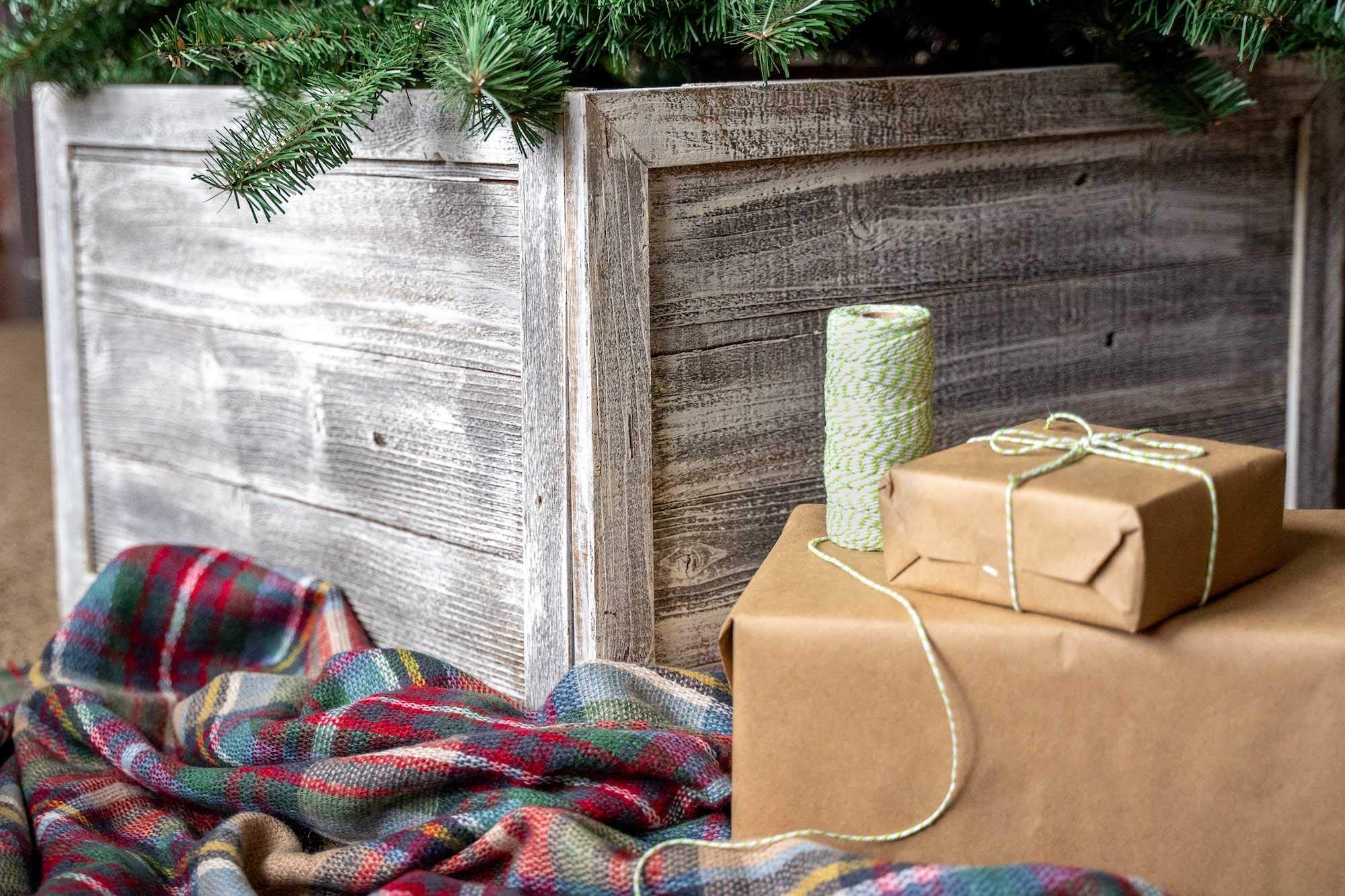 HomeRoots 23-Inch Gray White Wash Plank Christmas Tree Collar - Rustic Farmhouse Holiday Decor for Fireplace Mantel & Living Room