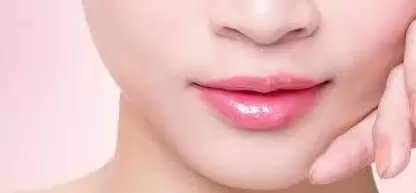 AGLEY Plumping Mineral Oil Clear Lip Gloss - Hydrating & Volumizing Lip Shine for Smooth, Fuller Lips - Perfect for Daily Wear, Date Night & Special Occasions