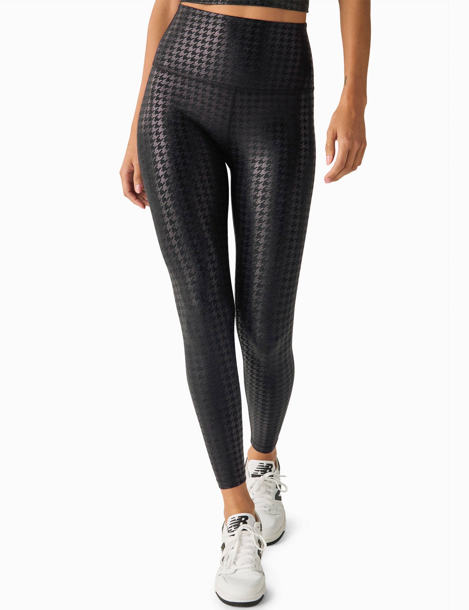 High Waisted Midi Leggings Houndstooth Black - Stylish & Comfortable Workout Pants for Yoga, Gym & Casual Wear