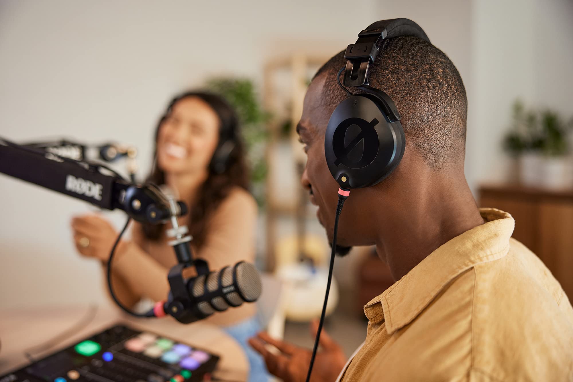 StreamEye Rode NTH-100 Professional Studio Over-Ear Headphones with Rode PSA1+ Microphone Boom Arm & Polishing Cloth Bundle - Perfect for Podcasting, Gaming, and Home Studio Recording