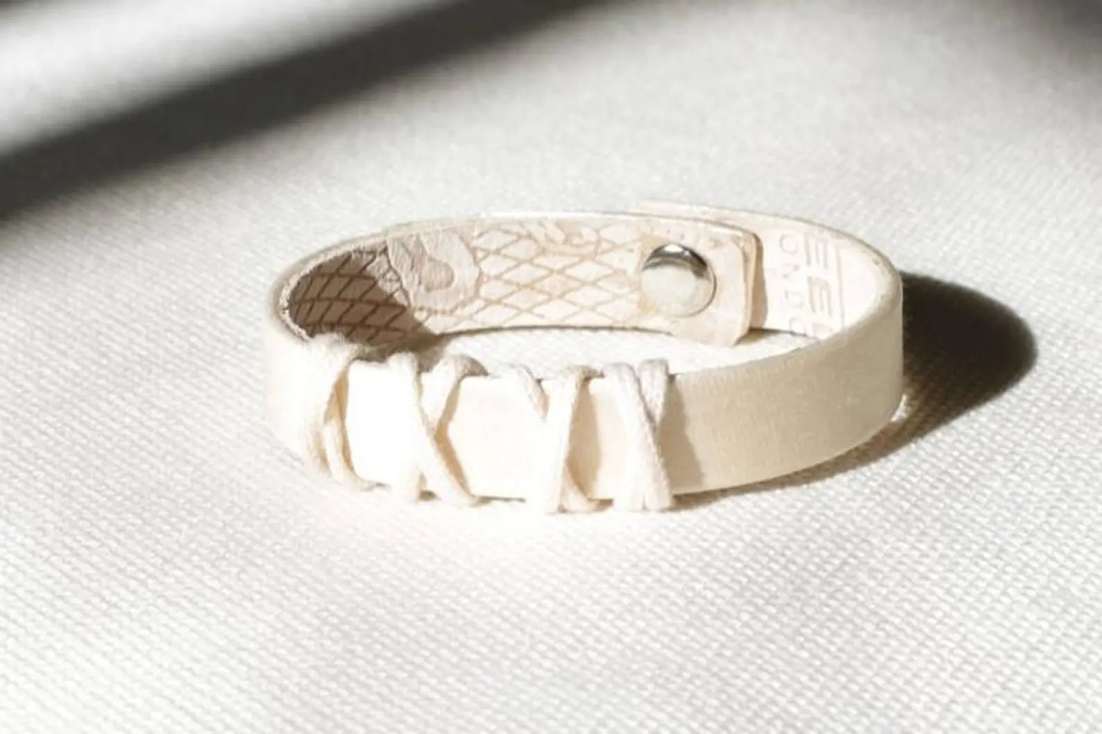 En Pointe Bracelet - Elegant Adjustable Ballet-Inspired Jewelry for Dancers & Dance Lovers | Perfect Gift for Ballerinas, Dance Recitals & Special Occasions