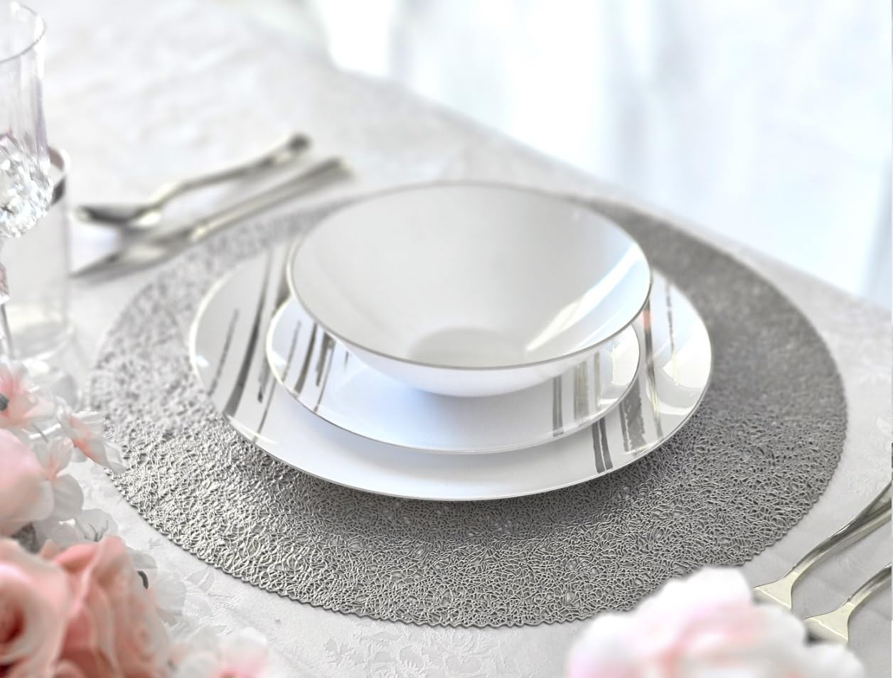 120-Pack Metallic Silver Pressed Vinyl Round Placemats - Elegant Wedding Table Decor & Dinner Party Centerpieces for Glamorous Occasions
