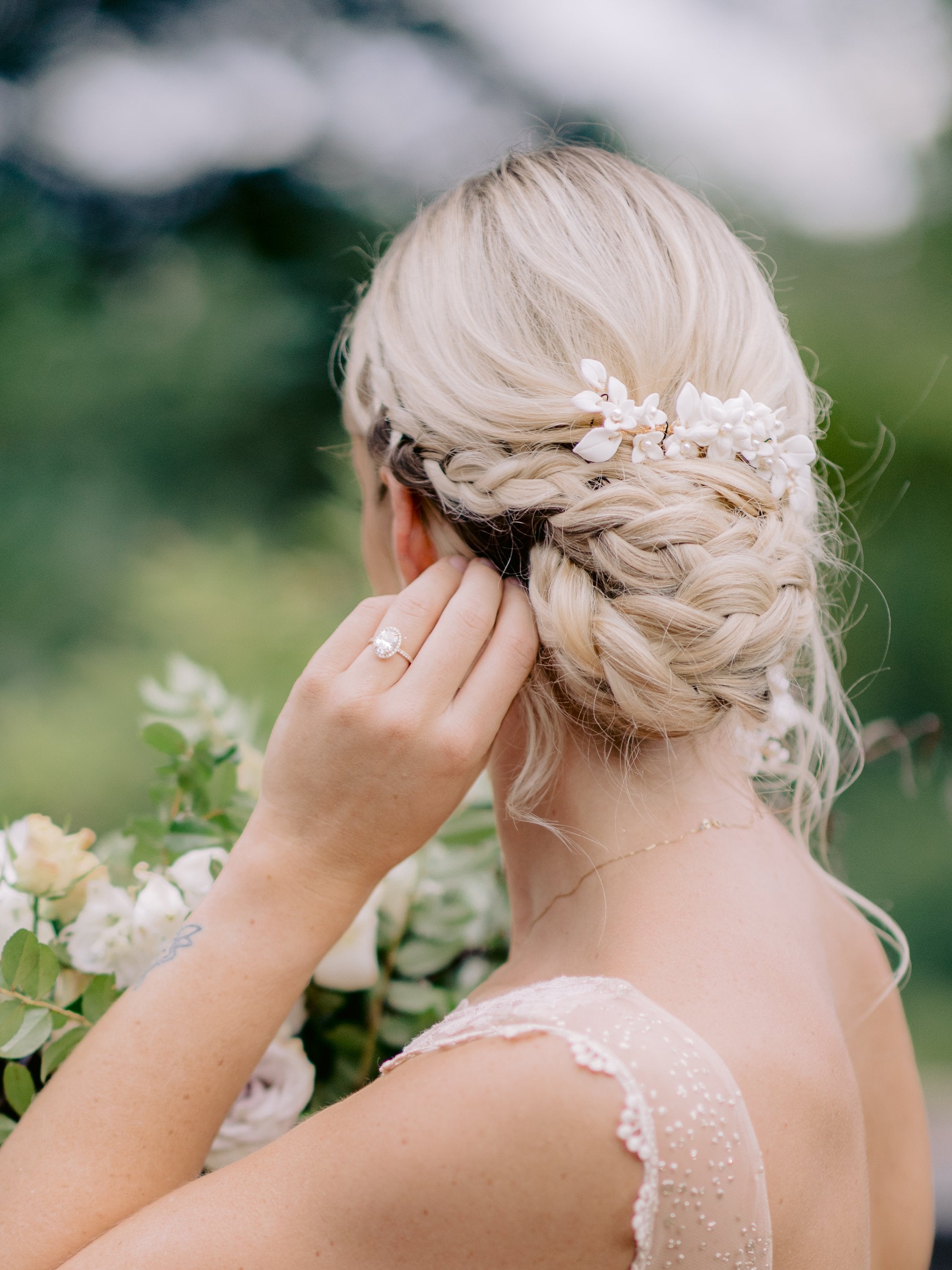 LILY Porcelain Blossom and Pearl Hair Comb - Elegant Bridal Hair Accessory for Weddings, Prom & Special Occasions