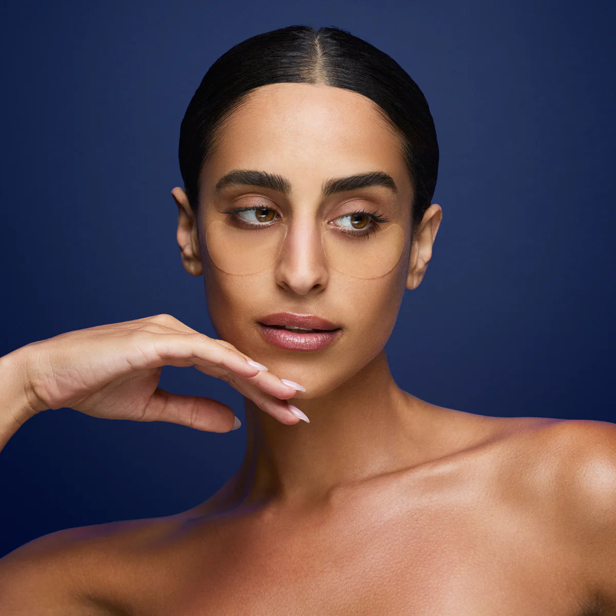 CurrentBody Skin LED Eye Perfector - Red Light Therapy for Dark Circles & Wrinkles with 5 Hydrating Hydrogel Eye Masks | At-Home Eye Treatment for Puffiness & Anti-Aging | Perfect for Nighttime Skincare Routine & Travel