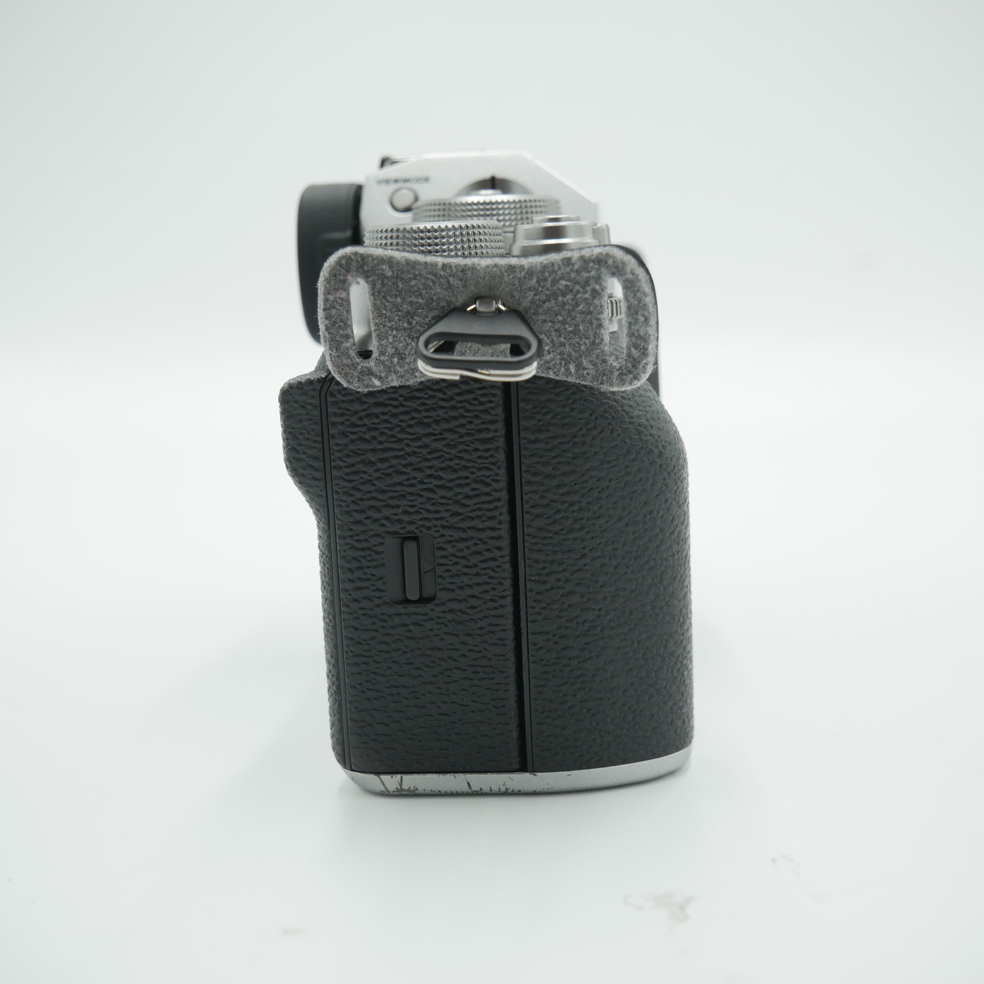 FUJIFILM X-T4 Mirrorless Digital Camera (Silver) - Used - Perfect for Travel Photography & Vlogging