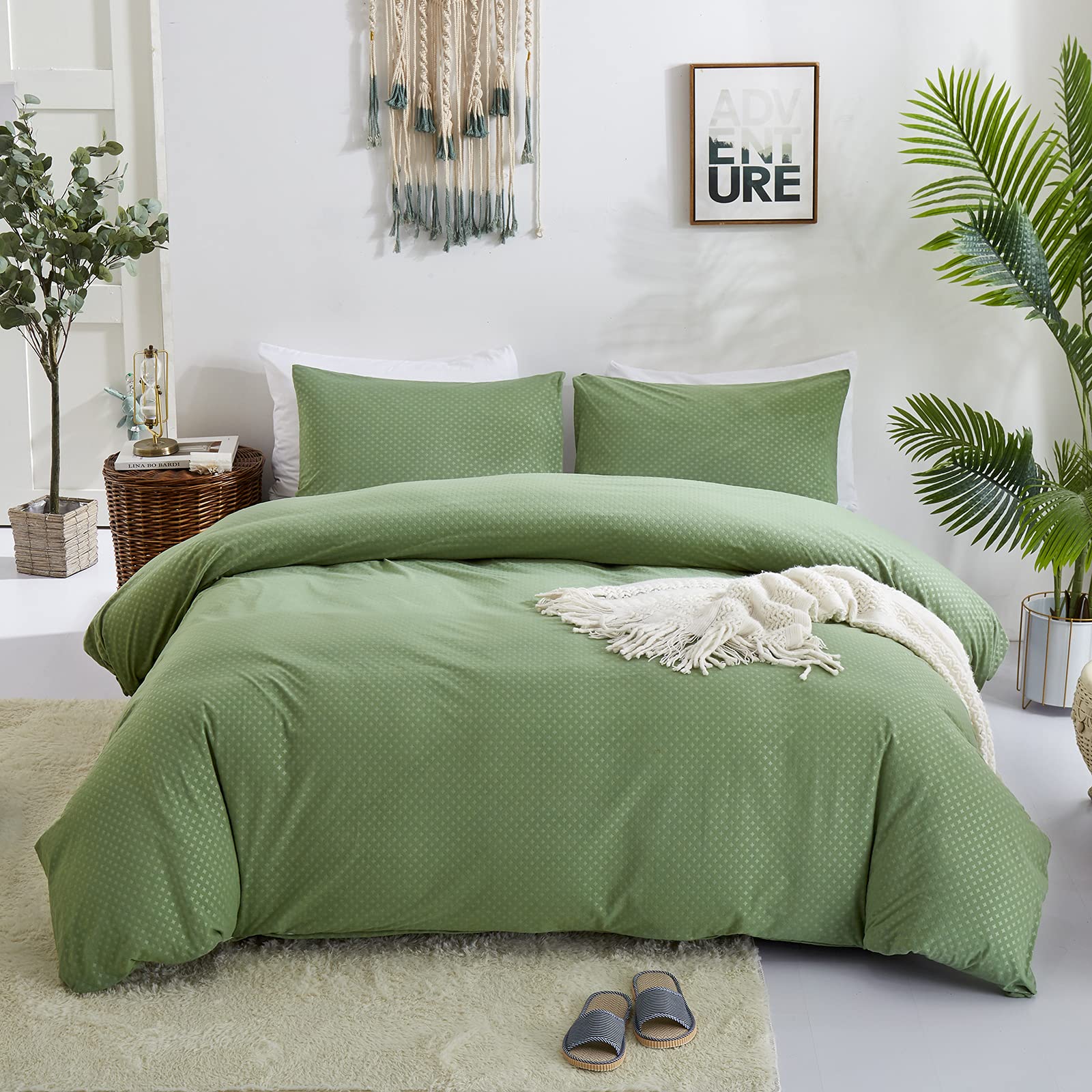Wellboo Sage Green Comforter Set California King - Solid Green Velvet Bedding, Cotton Quilt for Women & Men, Modern Fluffy Fuzzy Blanket - Perfect for Cozy Bedroom, Guest Room & Winter Warmth