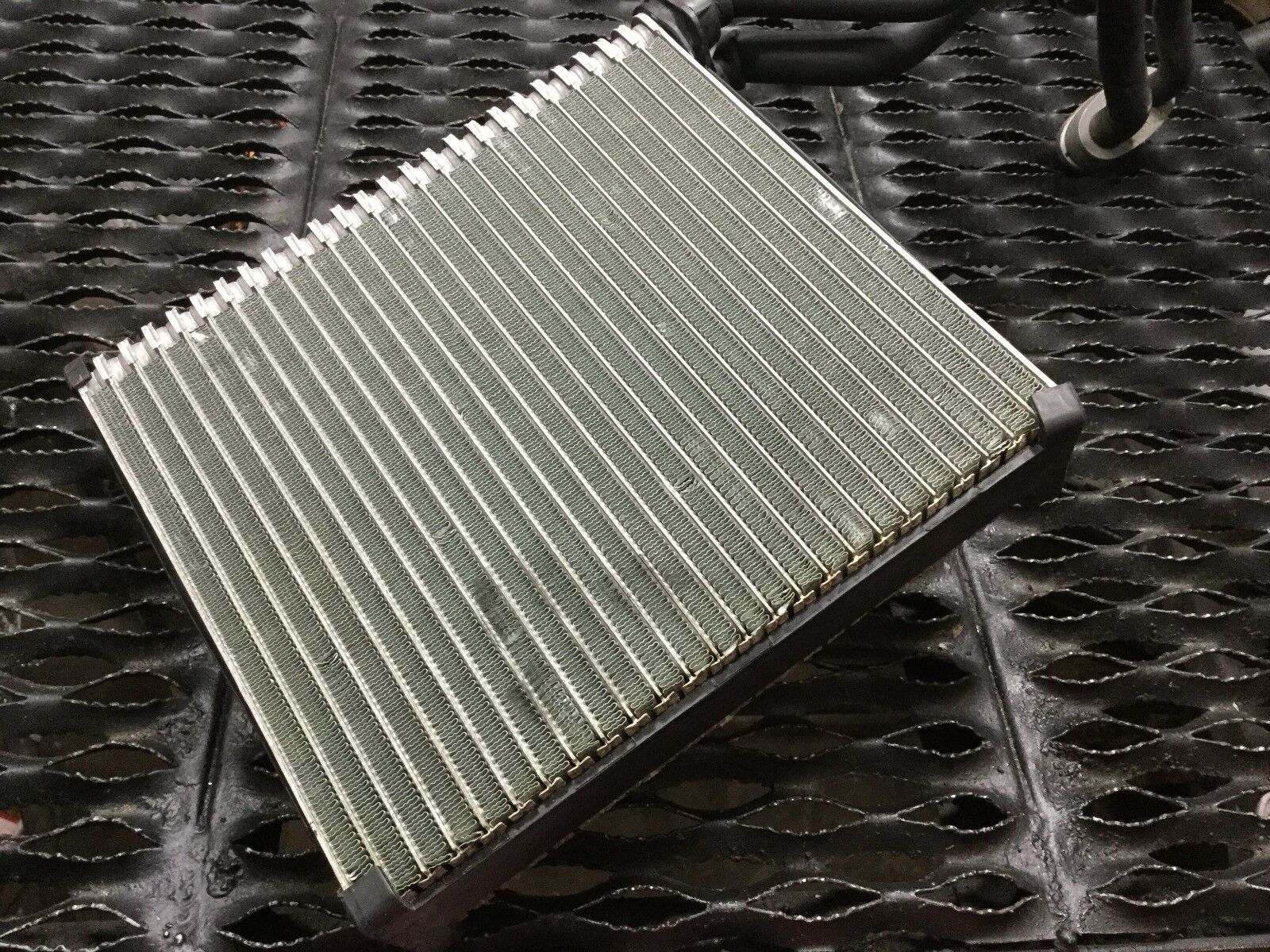 05-08 Audi A4 AC Evaporator Core Replacement - OEM Quality for Car Air Conditioning System - Perfect for Summer Cooling & HVAC Repair