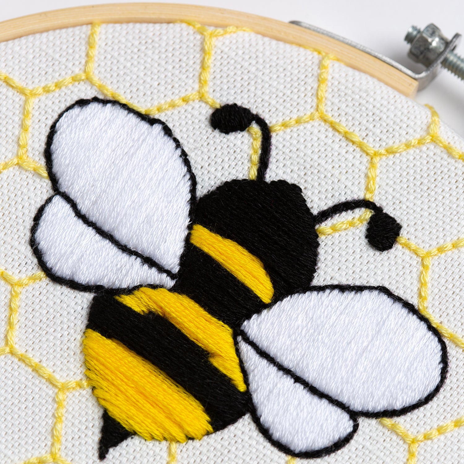 Bee Embroidery Kit - DIY Cross Stitch Kit with 7 Adorable Bees & 'Bee Happy' Design - Perfect for Home Decor, Wall Art & Thoughtful Gifts