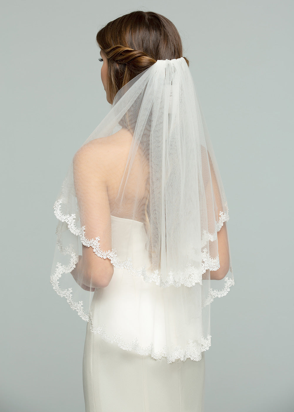 Elegant V1008 Elbow Length Wedding Veil with Scallop Lace Edge - Perfect for Bridal Ceremonies, Photos & Romantic Occasions