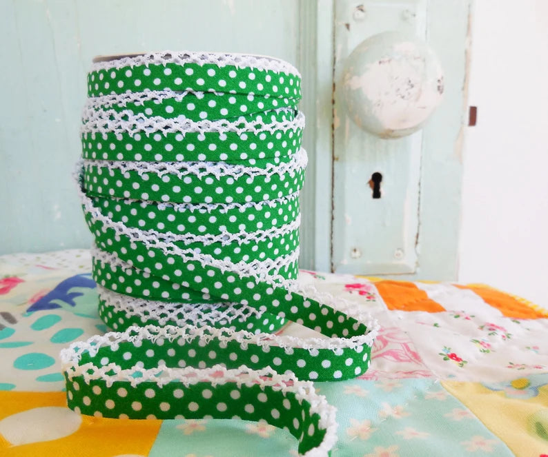 Kelly Green Polka Dot Lace Bias Tape - Double Fold Crochet Edge Trim by the Yard for Sewing, Quilting & DIY Crafts - Perfect for Garments, Home Decor & Scrapbooking