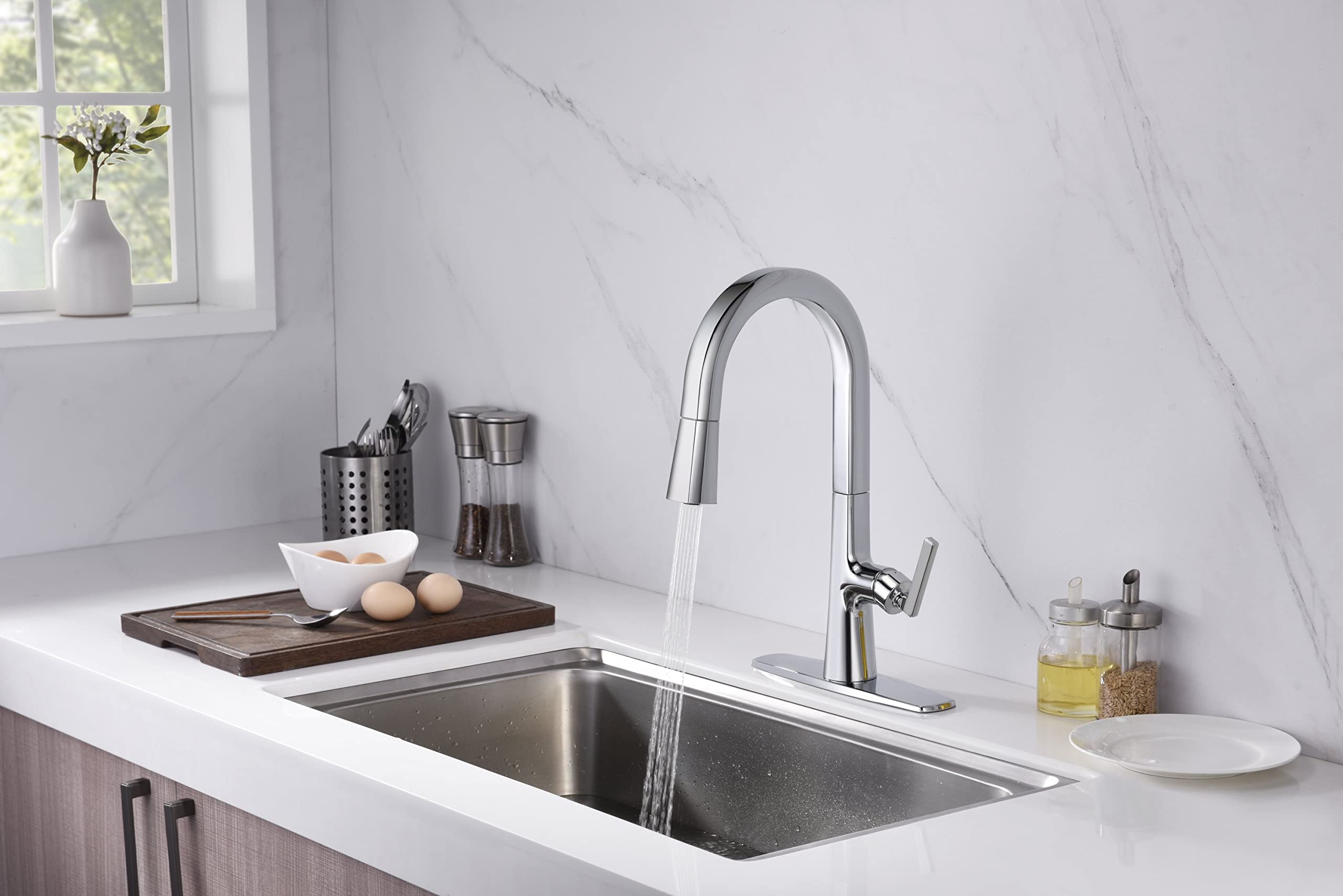 Ultra Faucets UF17000 Single-Handle Pull-Down Spray Kitchen Faucet in Polished Chrome - Perfect for Modern Kitchens & Easy Dishwashing