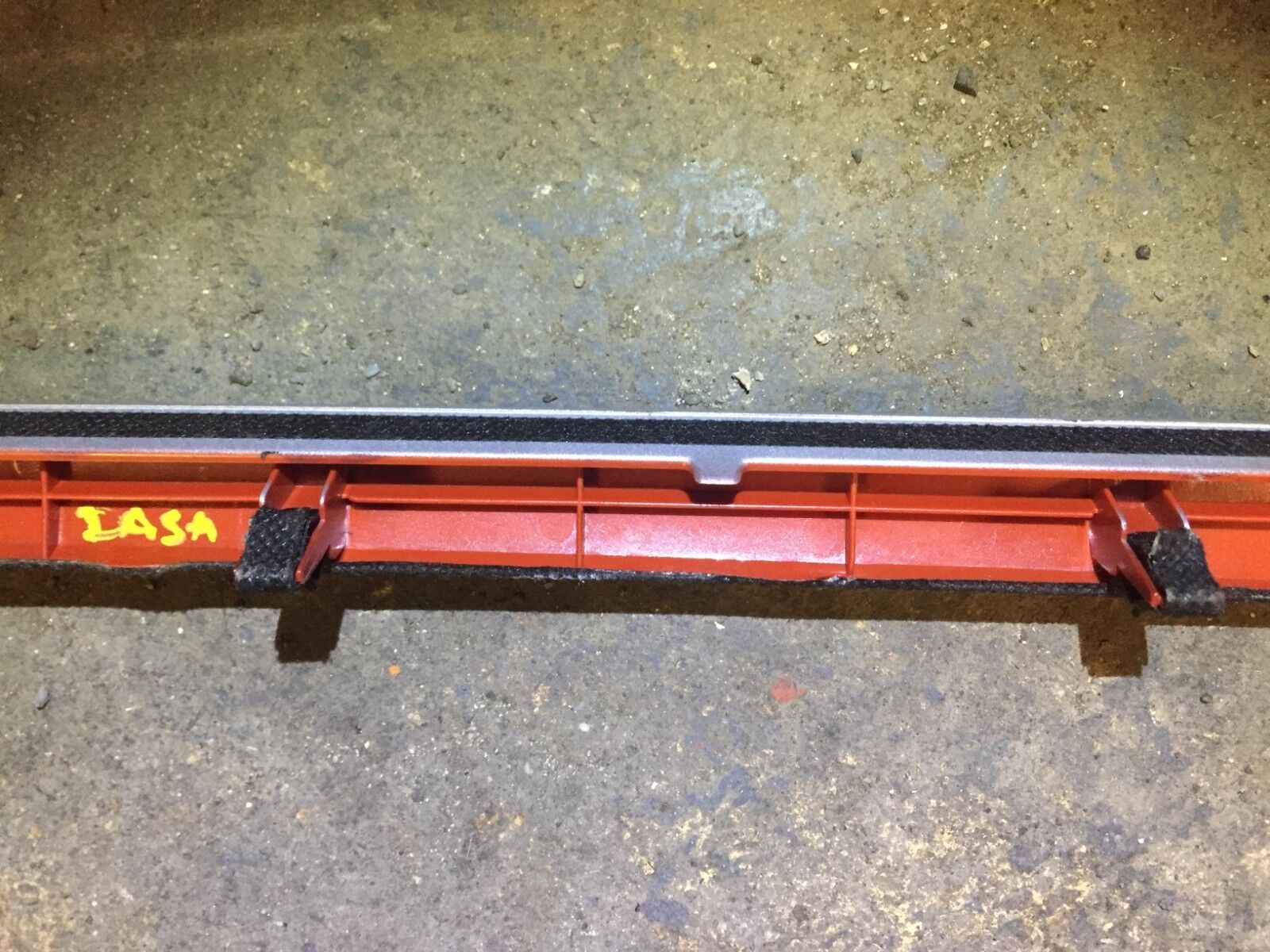 2006-2011 Hyundai Azera Right Side Woodgrain Dashboard Trim OEM D24 - Perfect for Interior Restoration & Customization