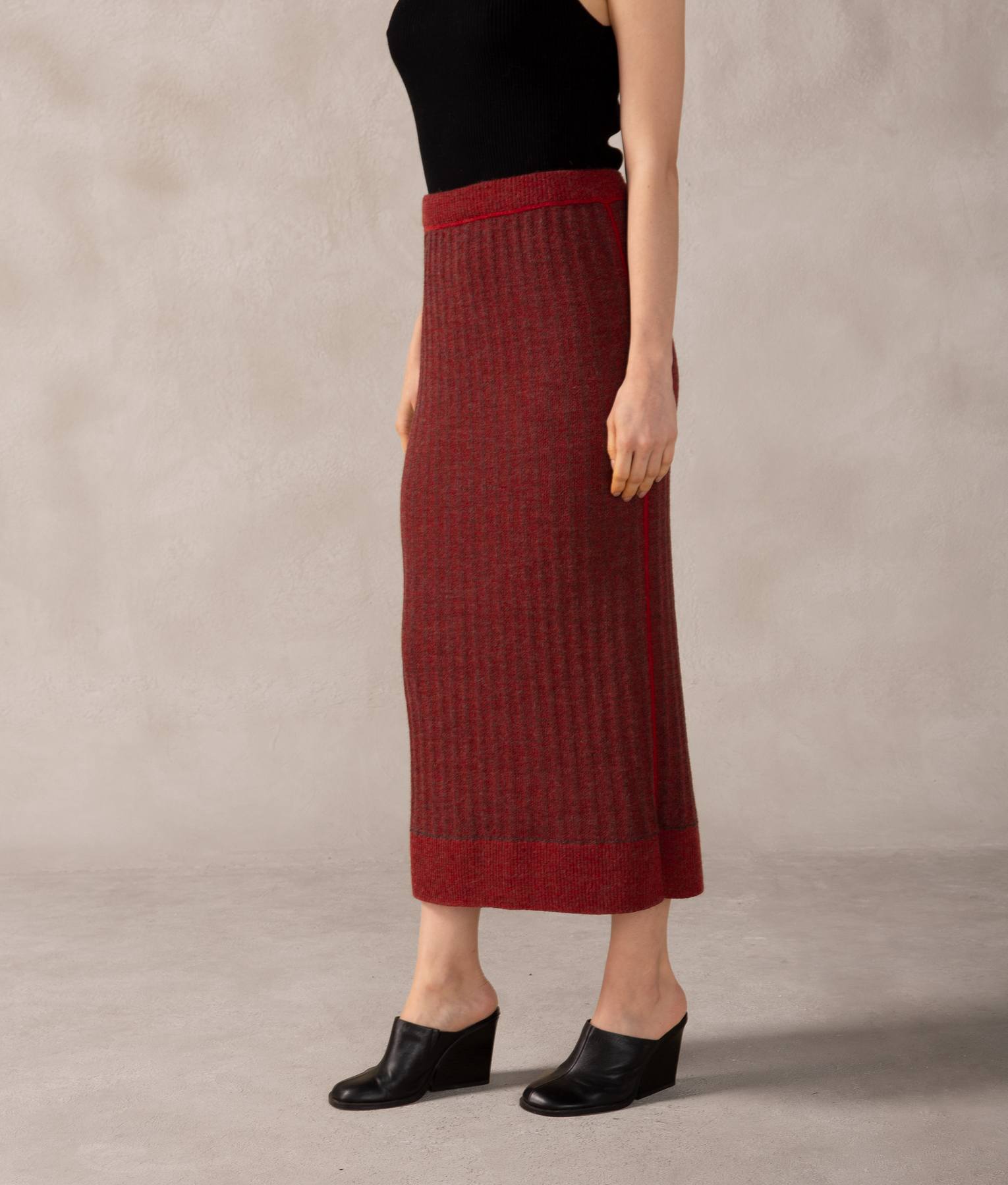 Soft & Cozy Baby Alpaca Reversible Skirt for Women - Winter & Fall Fashion - Perfect for Casual Outings, Office Wear & Date Nights