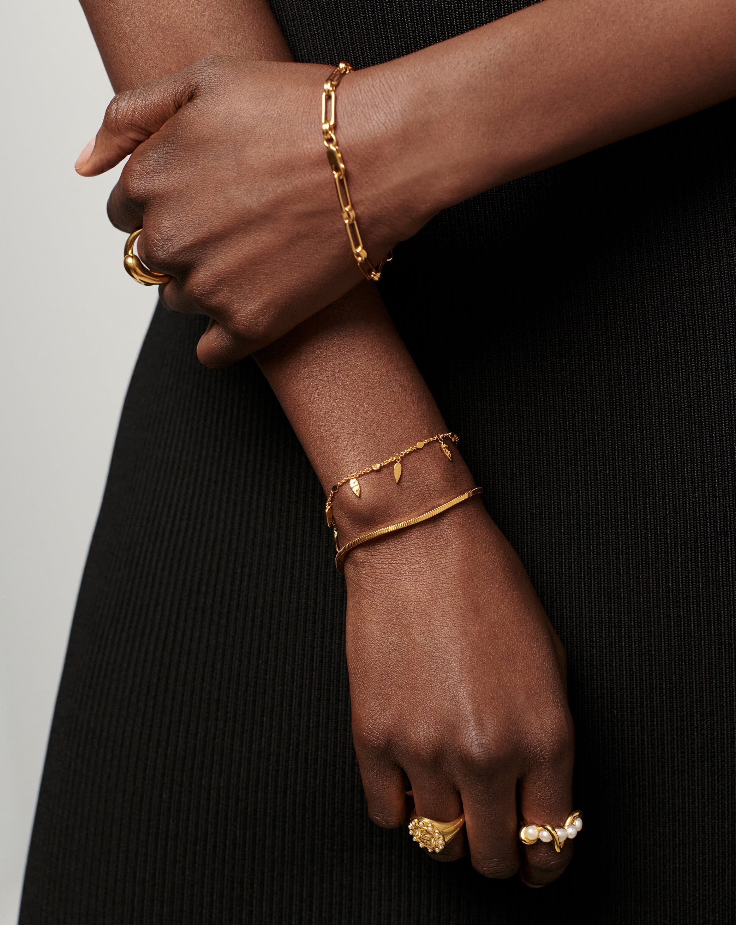 Lucy Williams Square Snake Chain Bracelet for Women - Dainty Gold Plated Jewelry Gift for Her - Perfect for Everyday Wear, Parties & Special Occasions