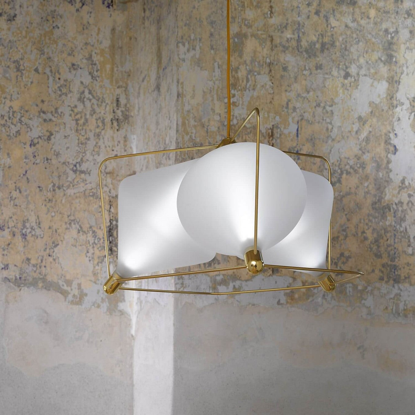 Stylish Clover Pendant Lamp - Modern 4-Leaf Clover Design Ceiling Light Fixture for Kitchen Island, Dining Room & Bedroom Decor