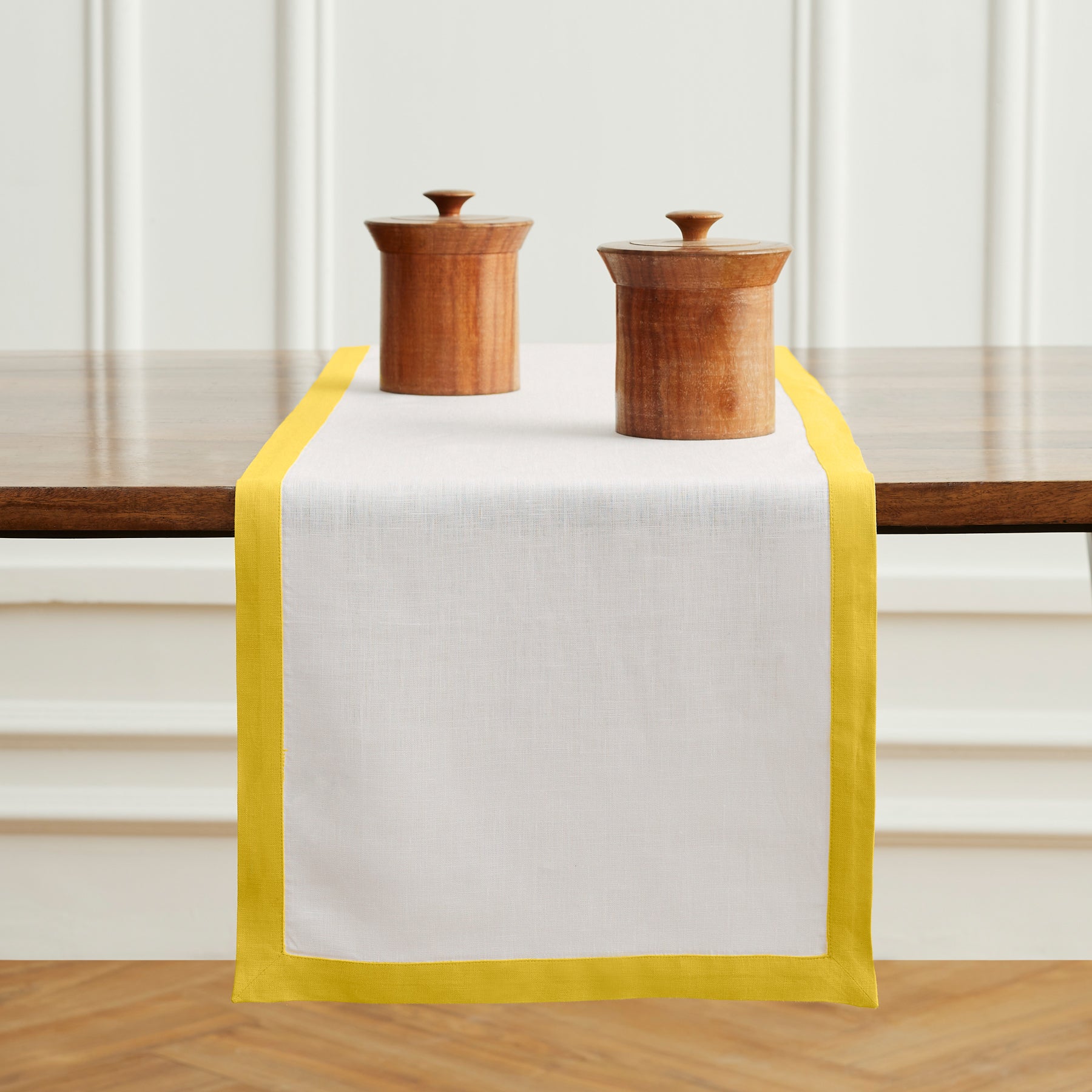 Elegant Classic Table Runner for Dining Room Decor - Perfect for Weddings, Holidays & Home Decor