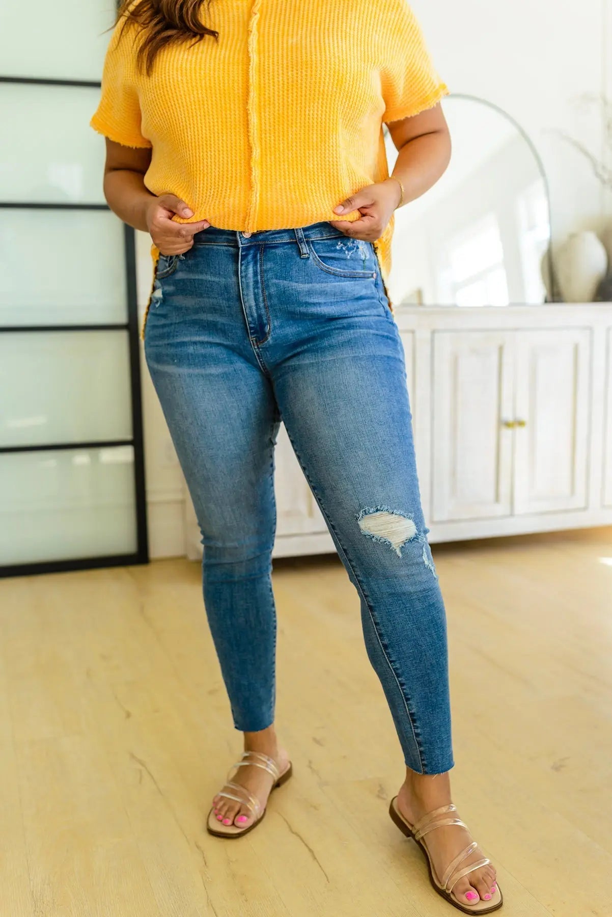 High Waisted Dandelion Embroidery Skinny Jeans for Women - Trendy Floral Design Stretch Denim Pants (Perfect for Casual Wear, Date Nights & Spring Outfits)