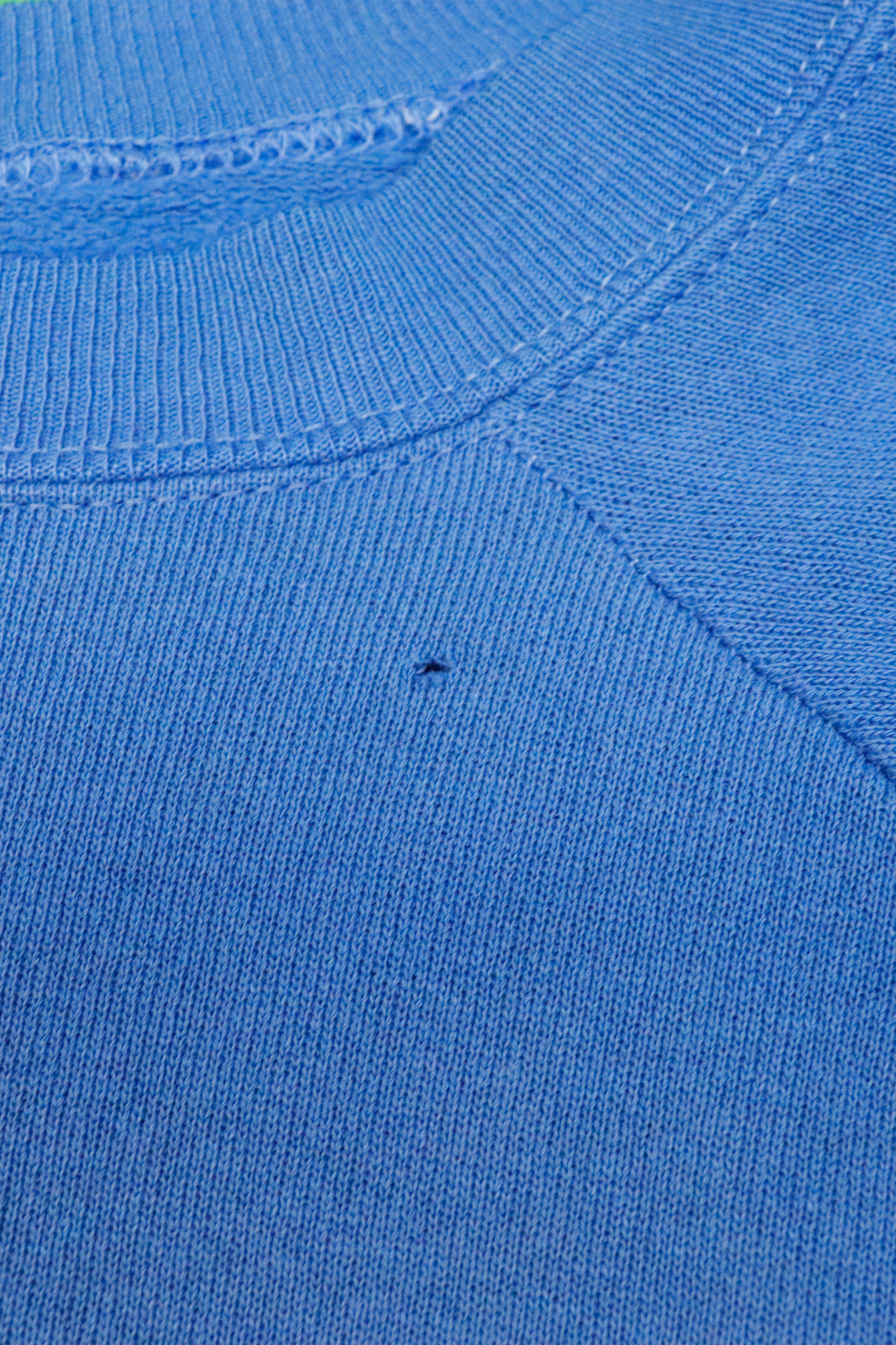 Vintage Yale University Sweatshirt - Classic College Apparel for Men & Women | Perfect for Campus, Alumni Events & Casual Wear