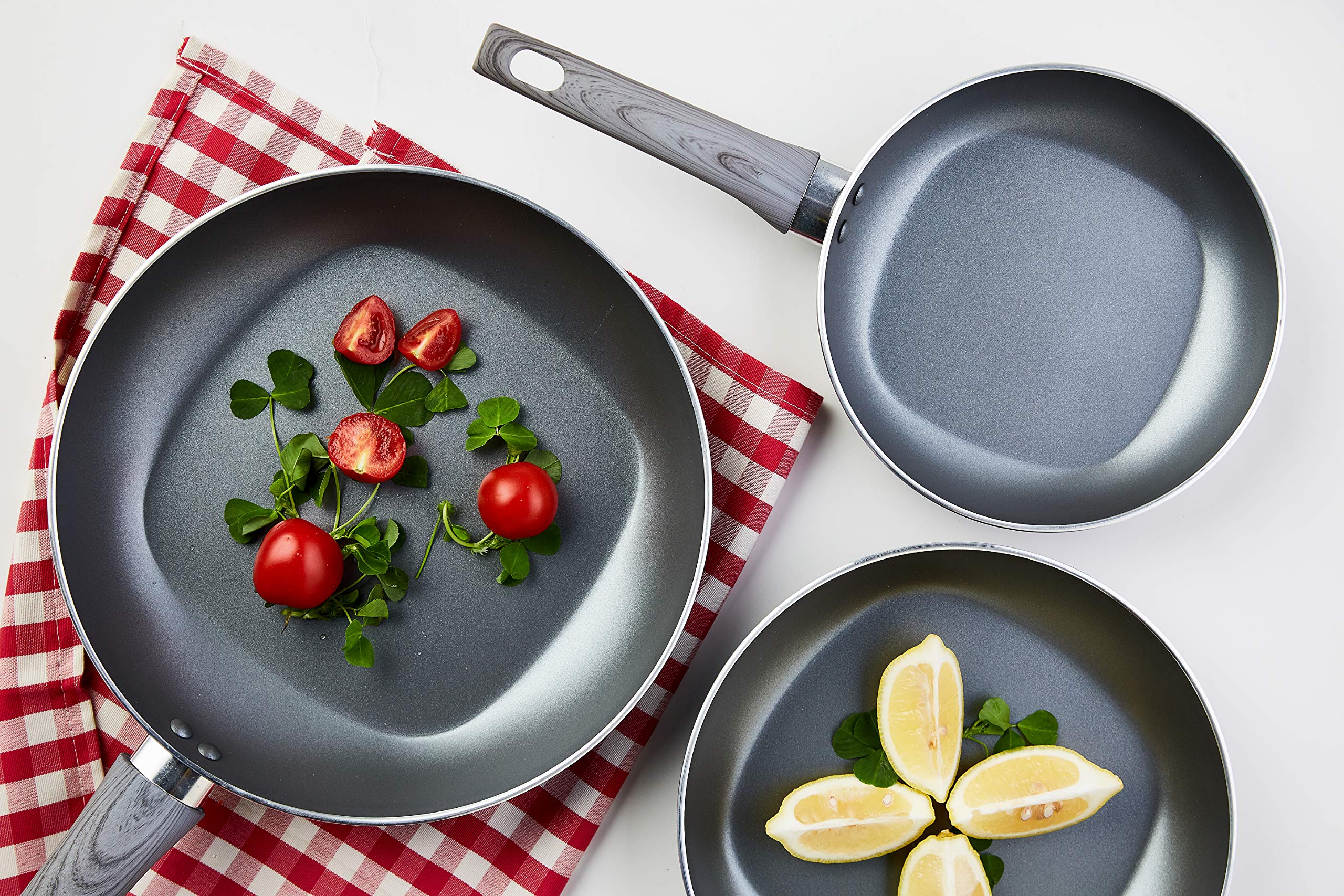 9.5 Inch Classic Nonstick Square Fry Pan - Gray Ceramic Coating Skillet for Sauteing, Frying & Baking - Perfect for Eggs, Pancakes & Stir Fry