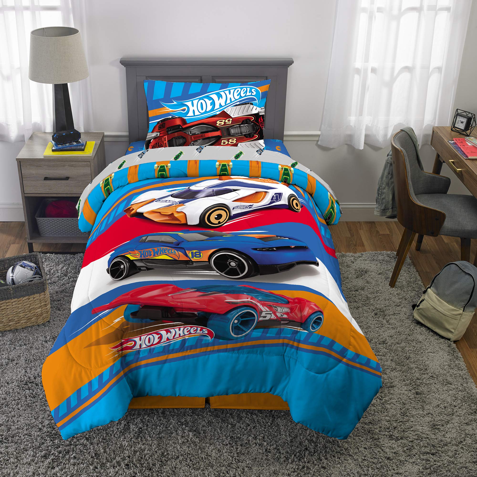 Hot Wheels Cars Reversible 6-Piece Bedding Set for Boys - Full Comforter, Sheets & Sham | Race Car Themed Kids Bedroom Decor | Perfect for Sleepovers, Birthday Gifts & Boys' Room Makeover