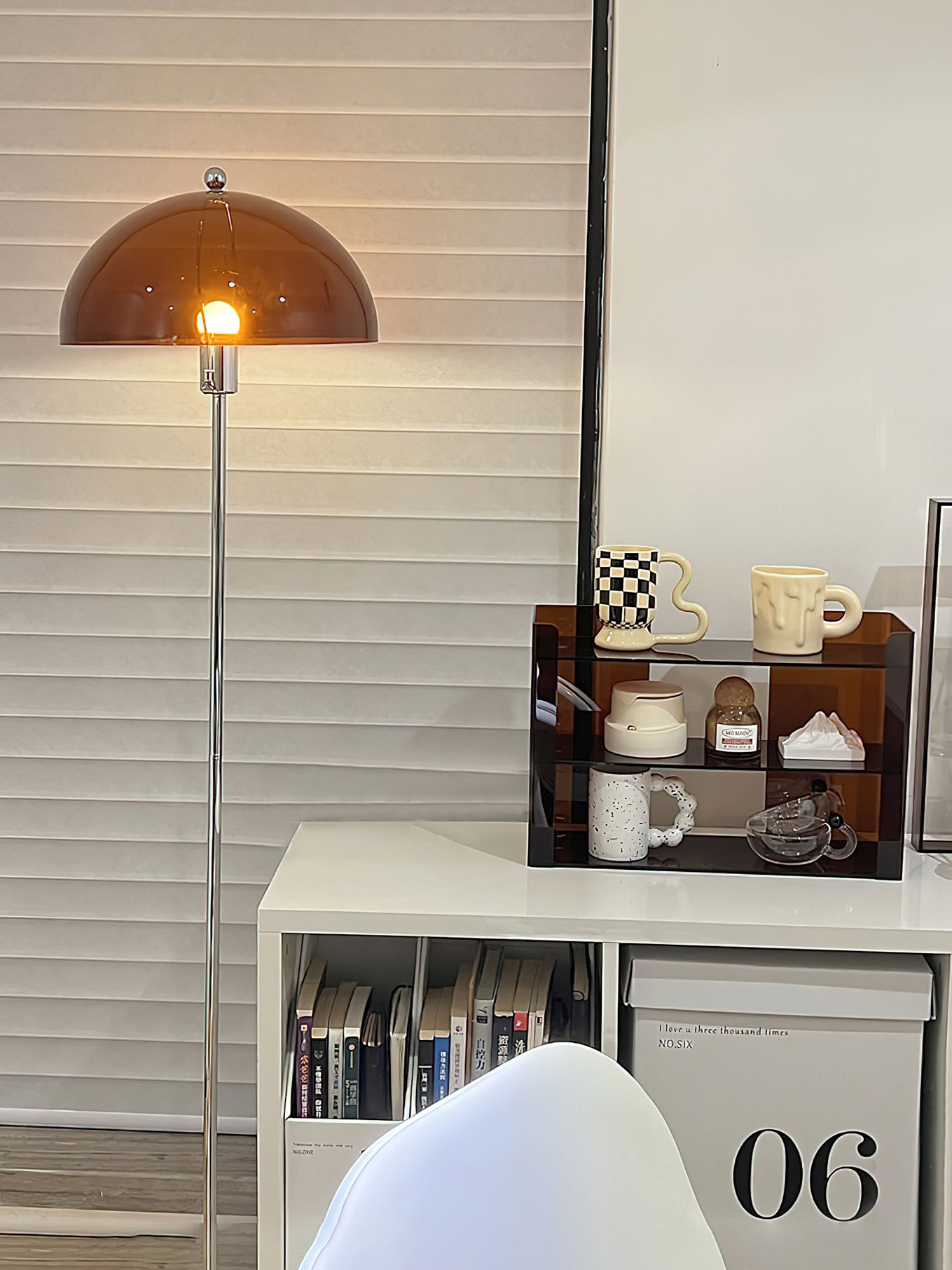 Modern Acrylic Mushroom Floor Lamp - Dimmable LED Standing Light for Living Room, Bedroom & Office - Soft Ambient Lighting for Home Decor & Relaxation